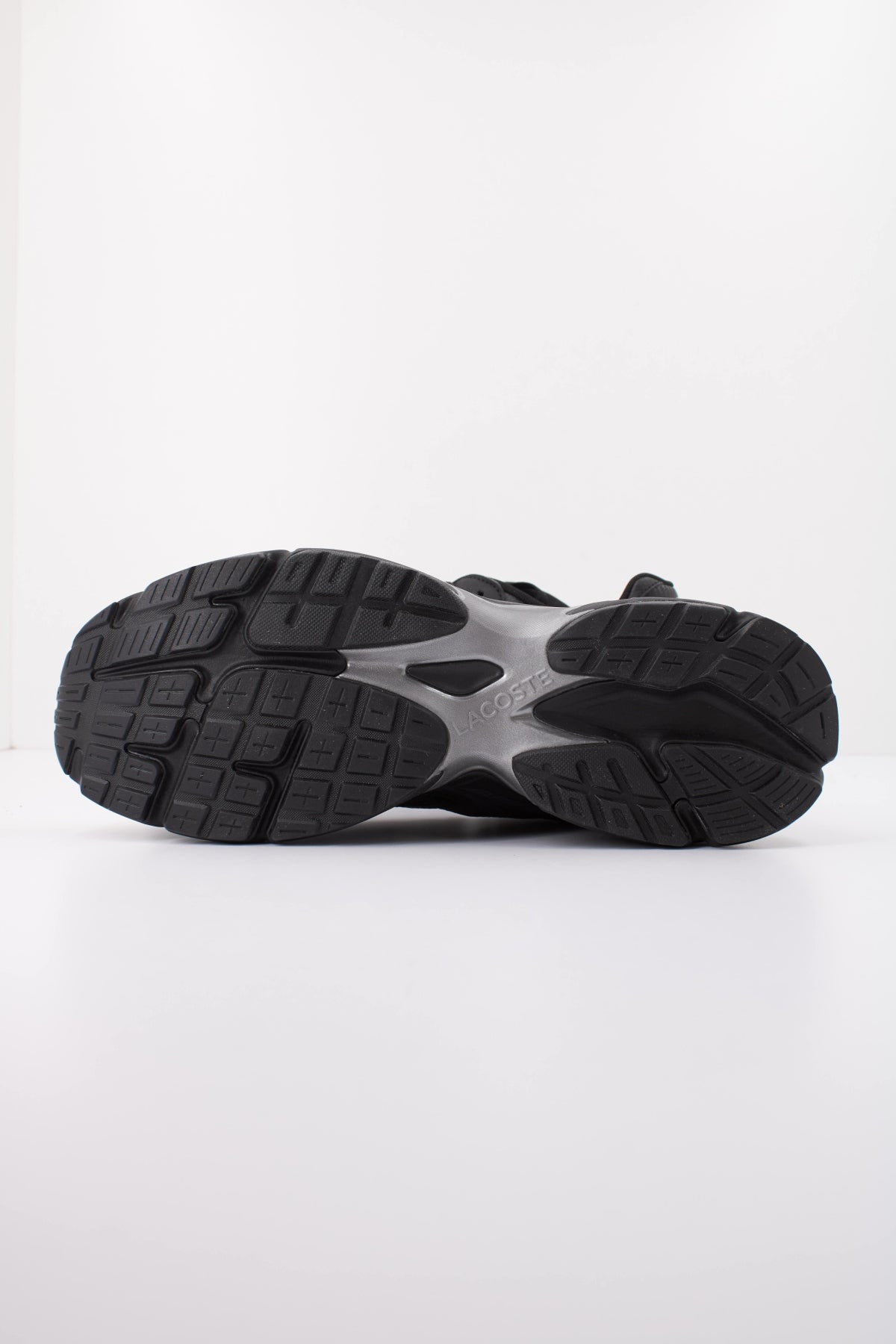 LACOSTE SMA STORM  en color NEGRO  (5)