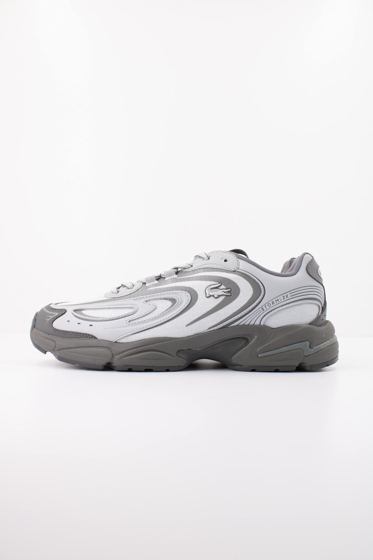LACOSTE SMA STORM  en color GRIS  (1)