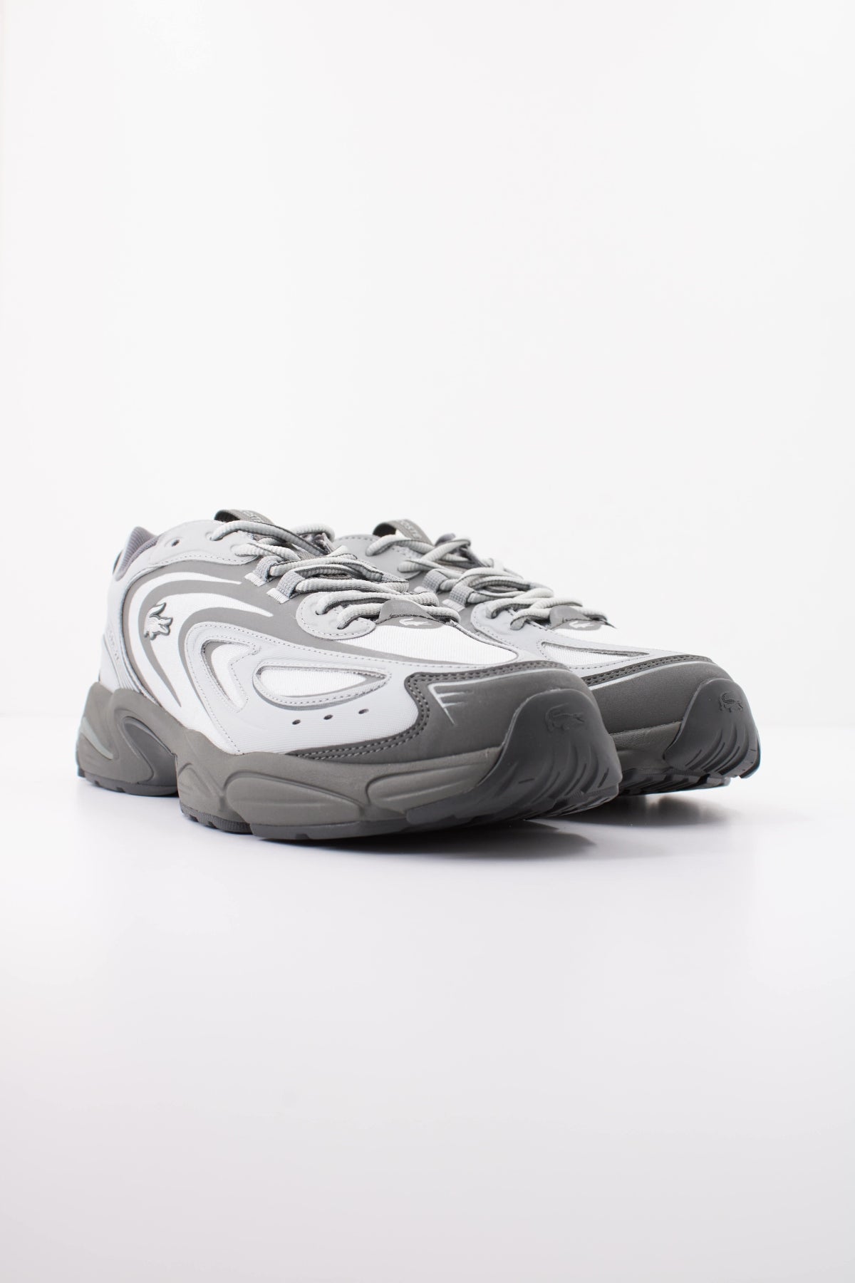 LACOSTE SMA STORM  en color GRIS  (2)