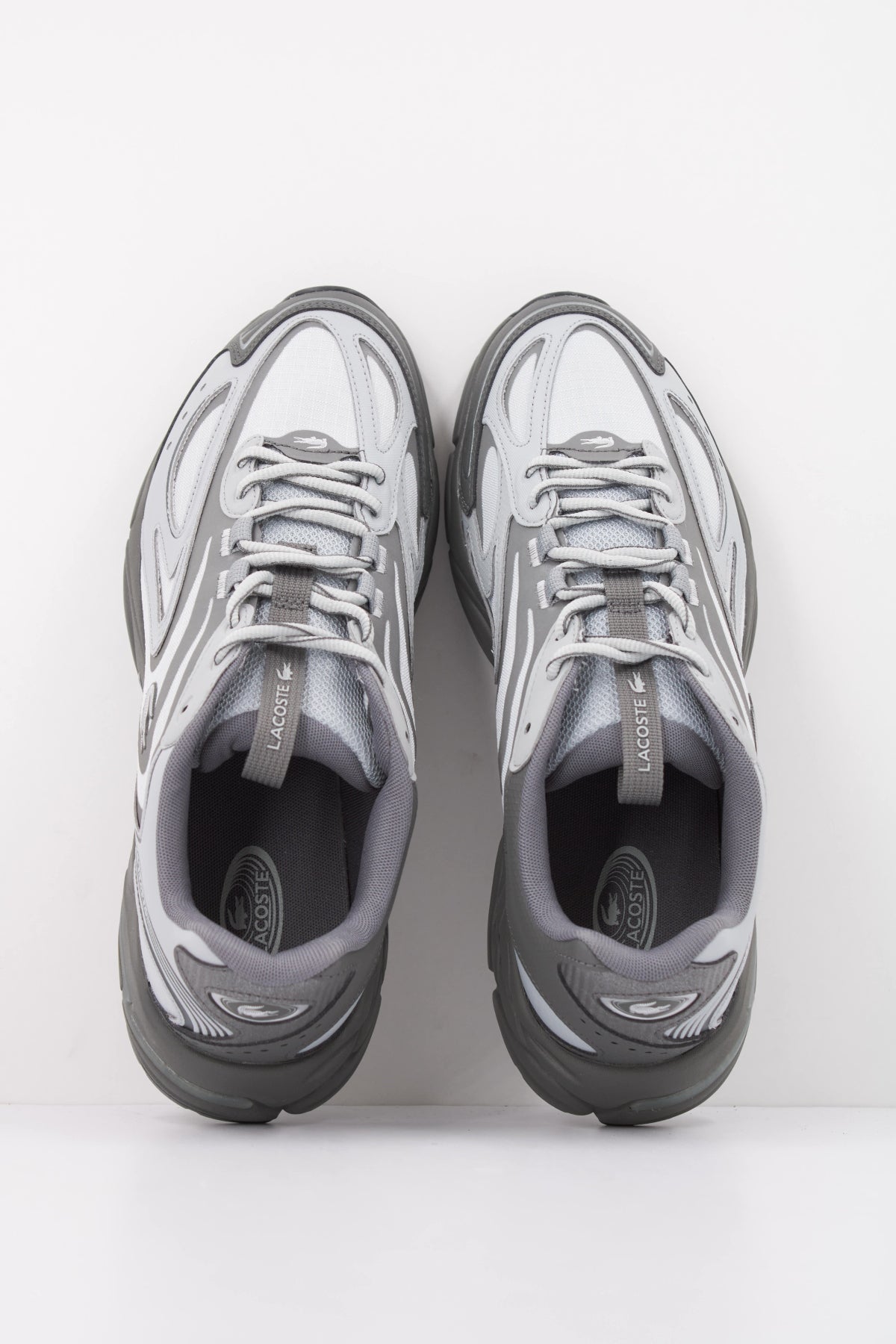 LACOSTE SMA STORM  en color GRIS  (3)