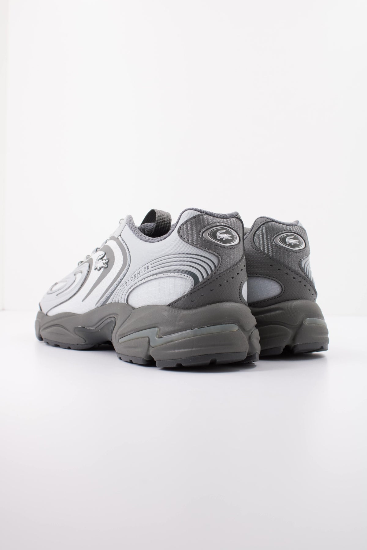 LACOSTE SMA STORM  en color GRIS  (4)