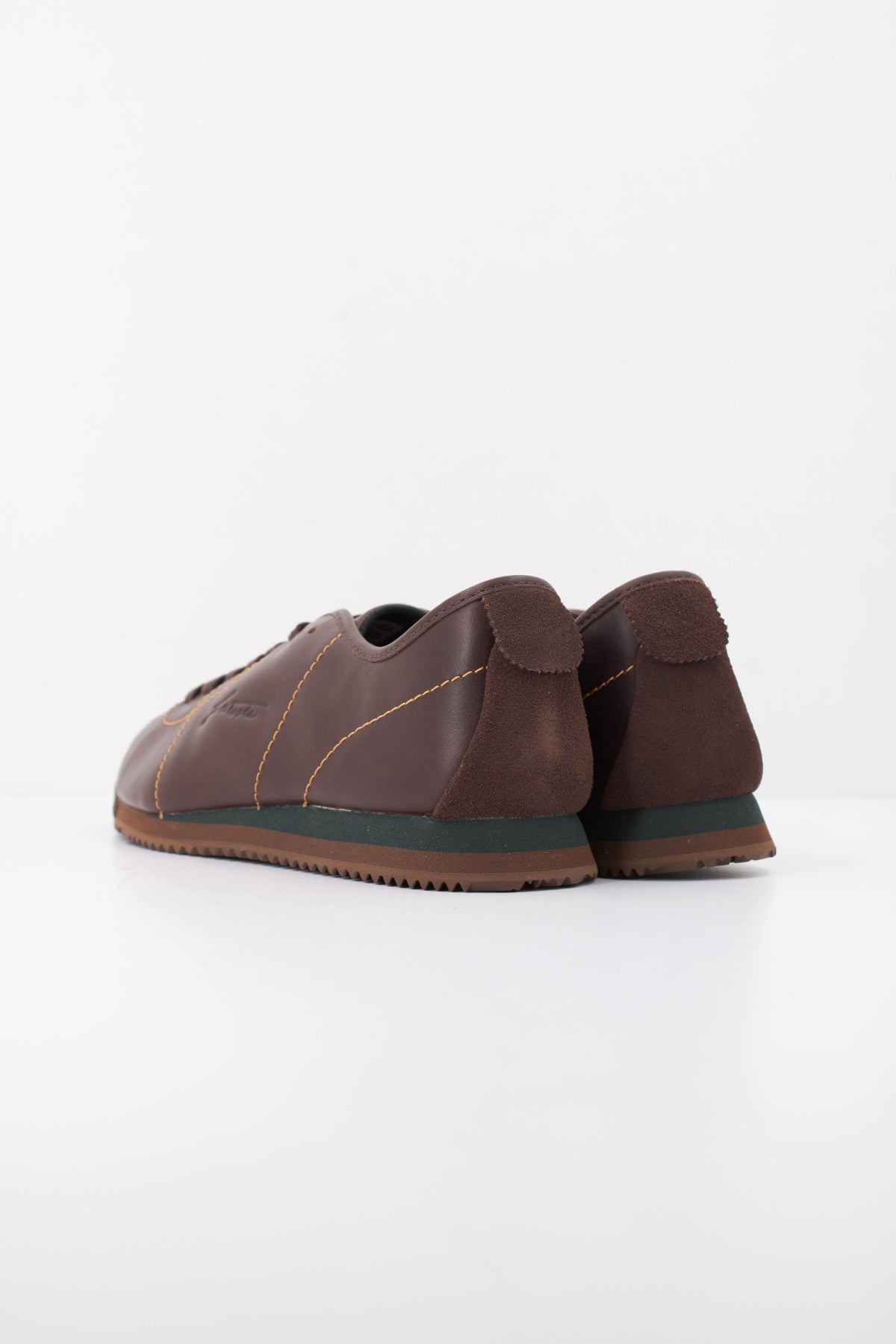 LACOSTE SMA CLUB LOW en color MARRON  (4)