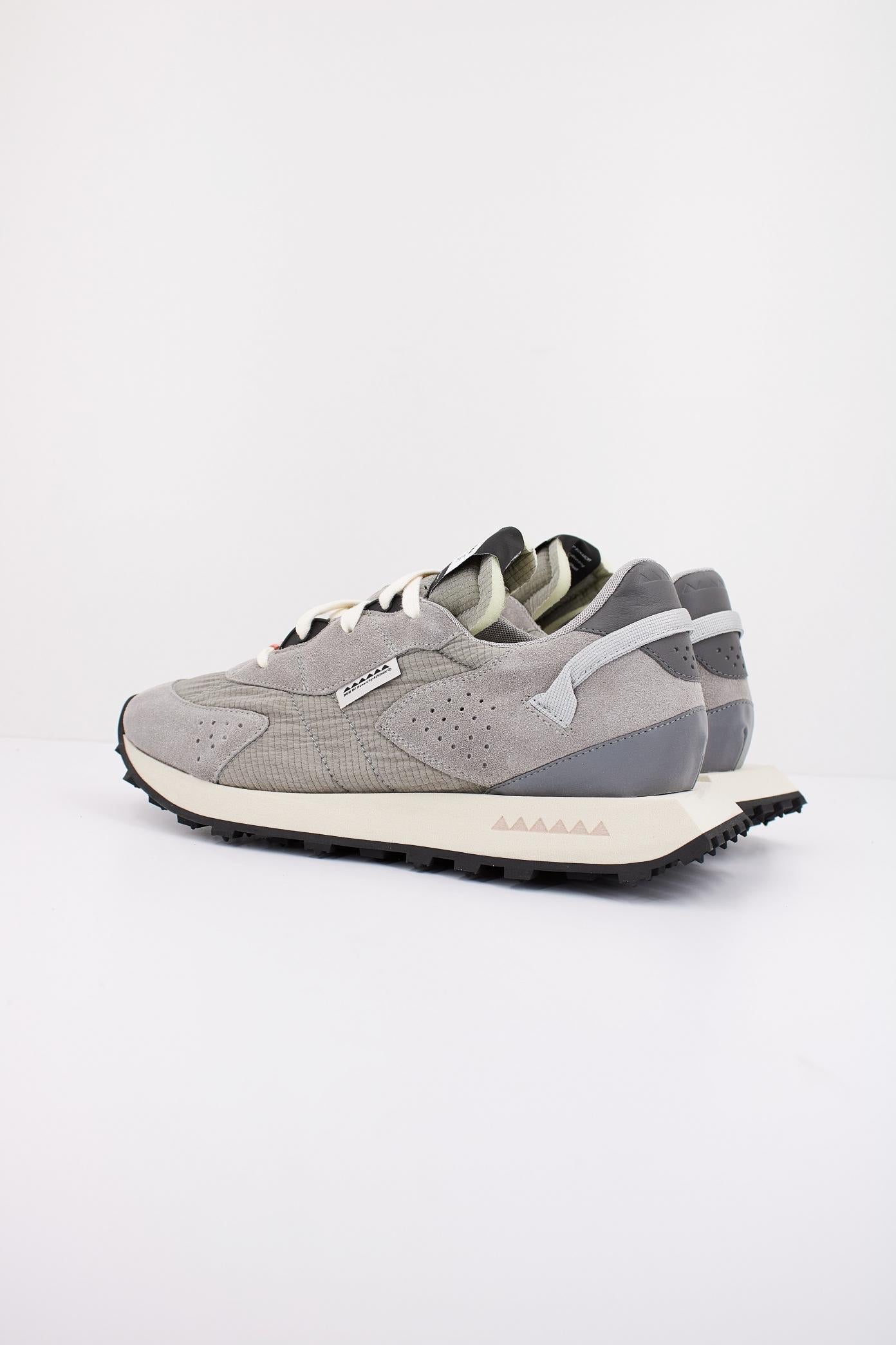 RUN OF OXYGEN M en color GRIS  (4)