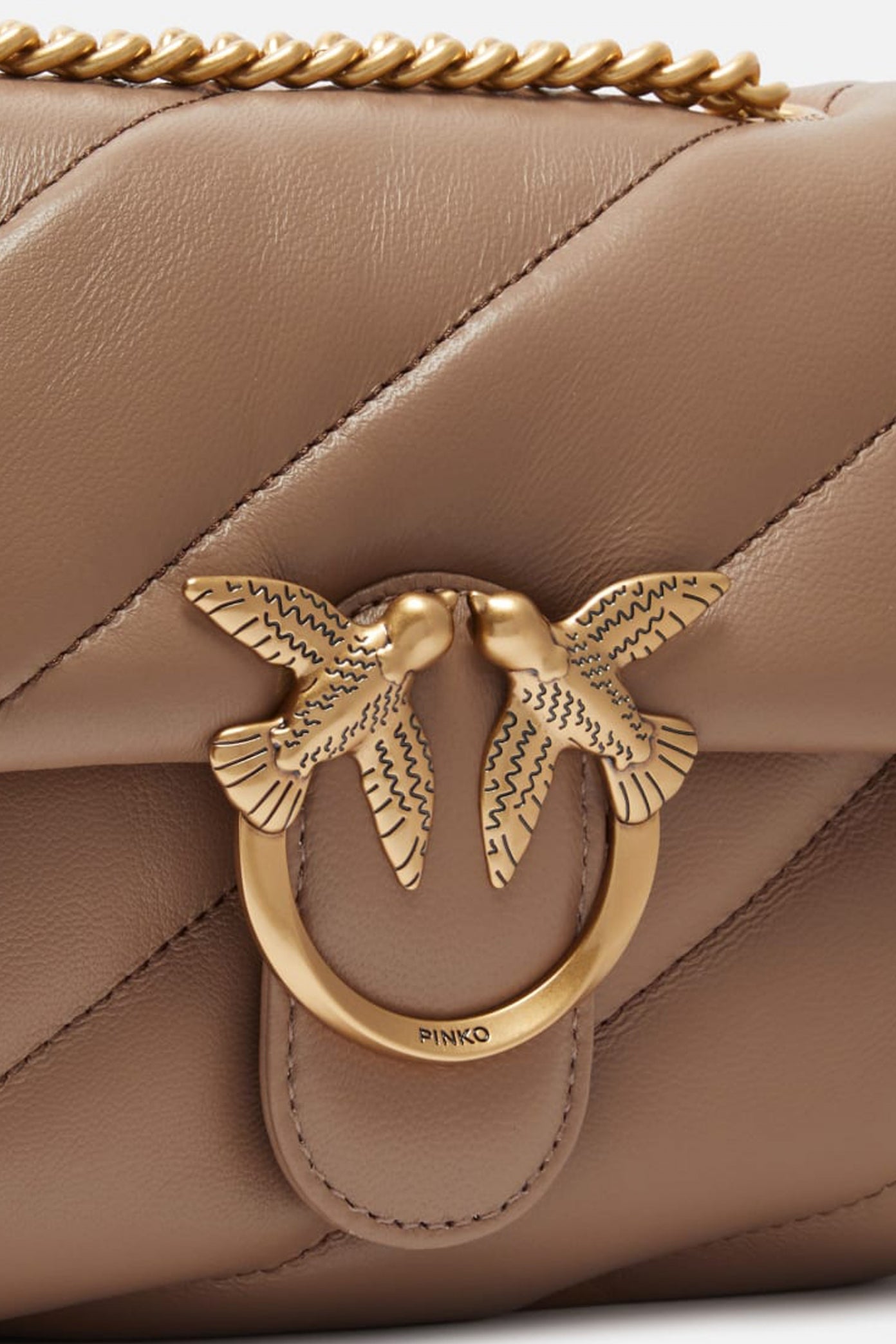 PINKO  LOVE MINI PUFF CL SHEEP en color MARRON CLARO  (4)