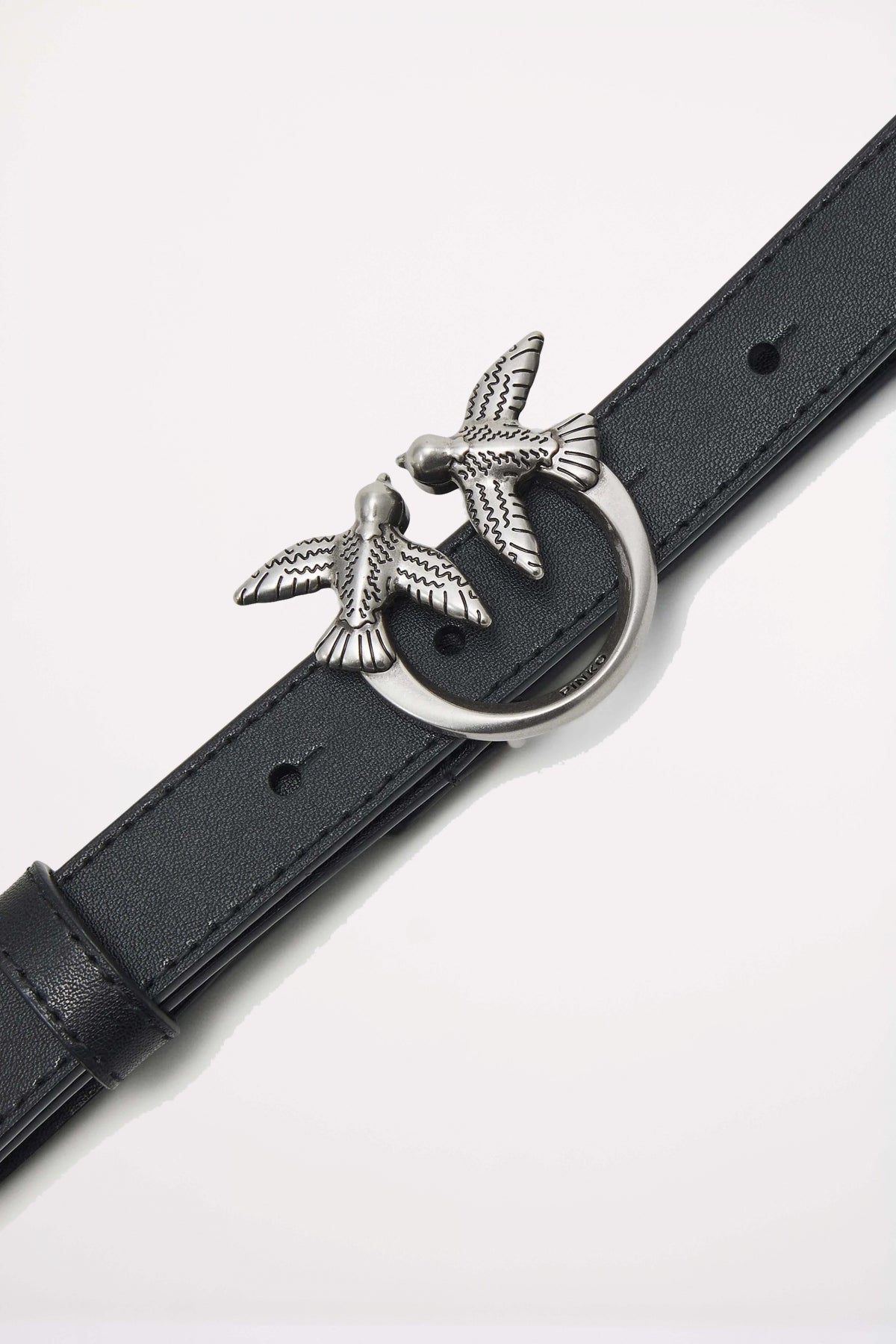 PINKO LOVE BERRY H BELT VITE en color NEGRO  (3)