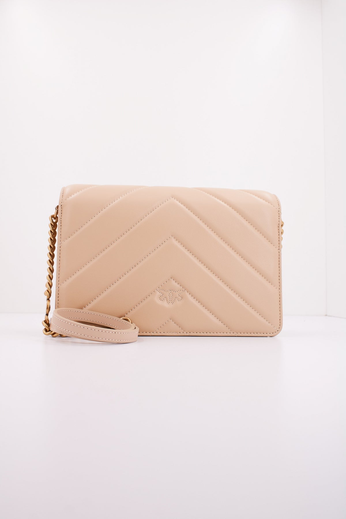 PINKO LOVE CLICK CLASSIC SHEE en color NUDE  (3)