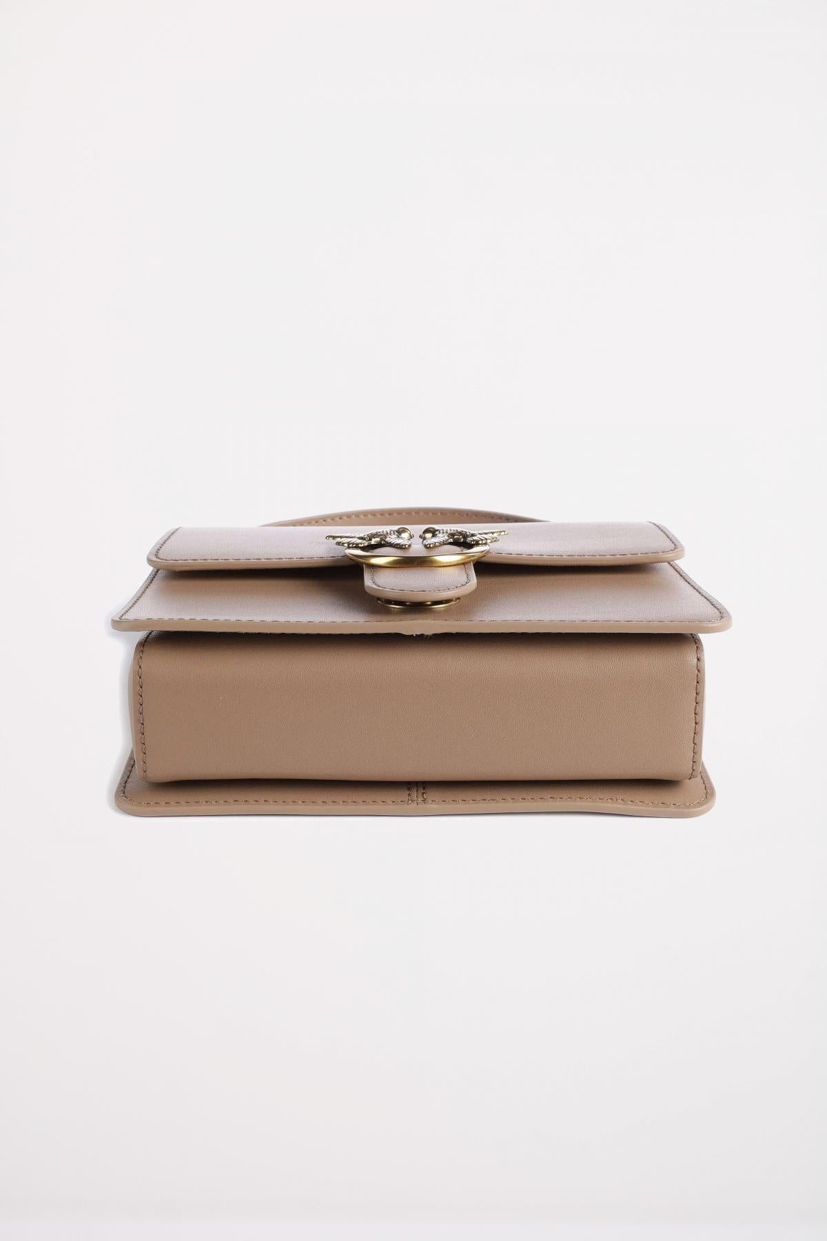 PINKO LOVE ONE TOP HANDLE MIN en color NUDE  (3)