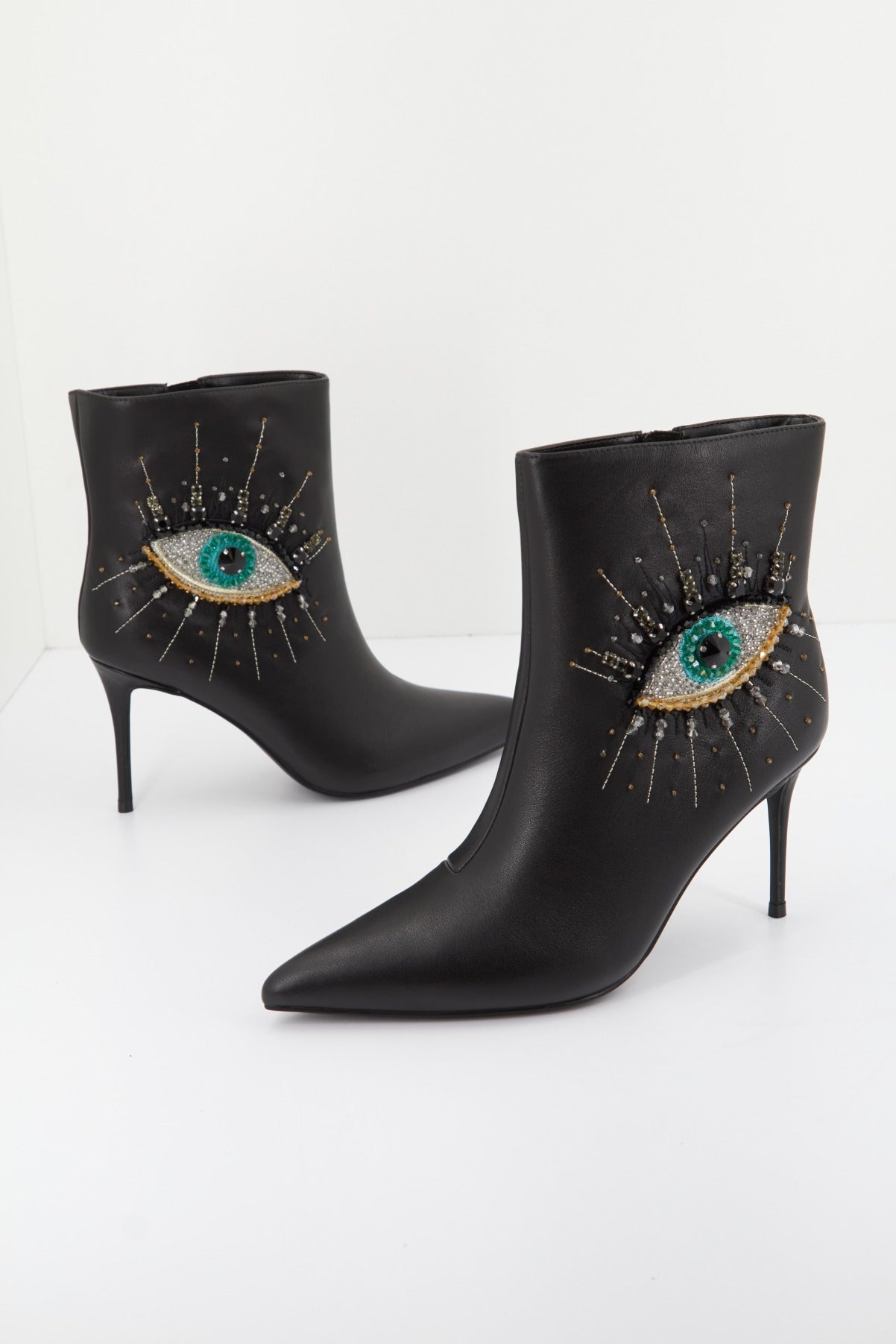 KURT GEIGER LONDON BELGRAVIA EYE ANKLE BOOT en color NEGRO  (2)