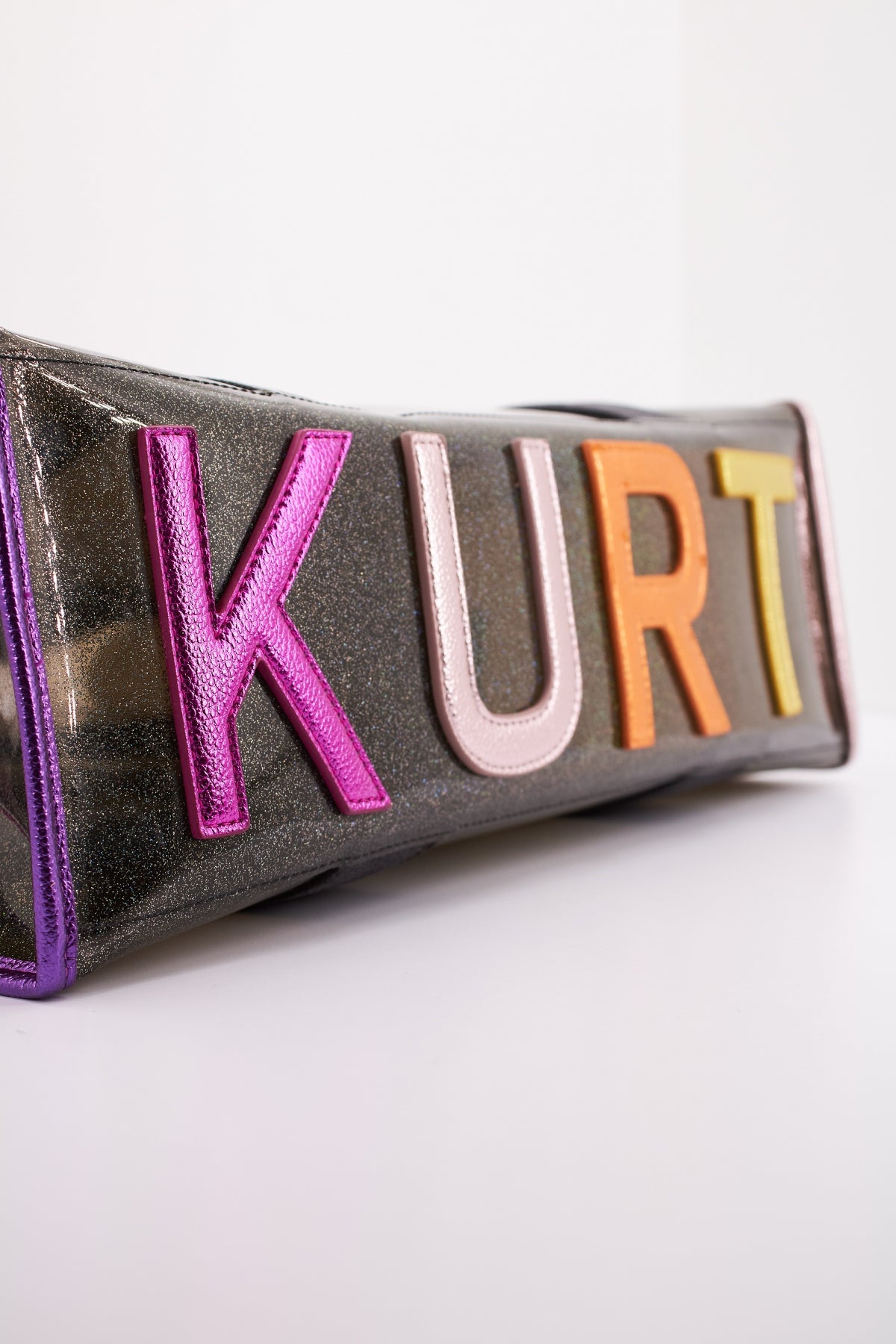 KURT GEIGER LONDON VINYL LG SOUTHBANK TOTE en color NEGRO  (4)