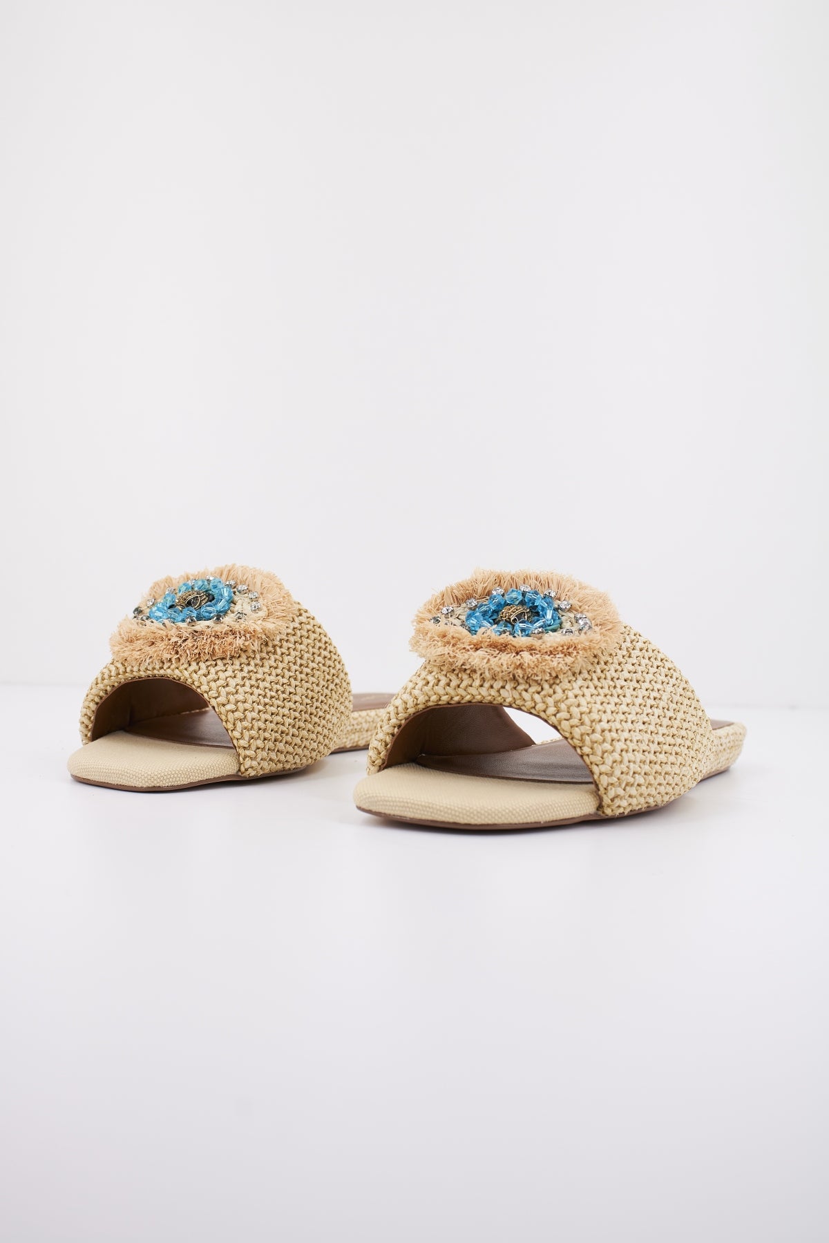 KURT GEIGER LONDON EYE FLAT SANDAL en color BEIS  (2)