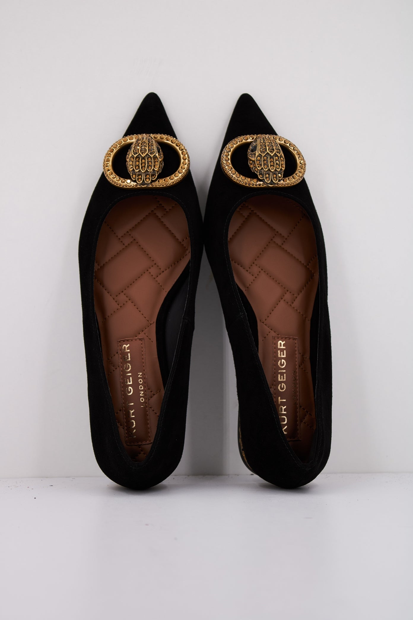 KURT GEIGER LONDON CHELSEA POINT FLAT en color NEGRO  (3)
