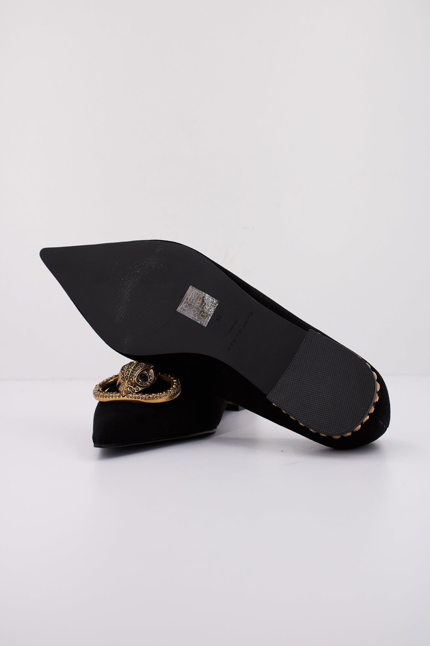 KURT GEIGER LONDON CHELSEA POINT FLAT en color NEGRO  (5)