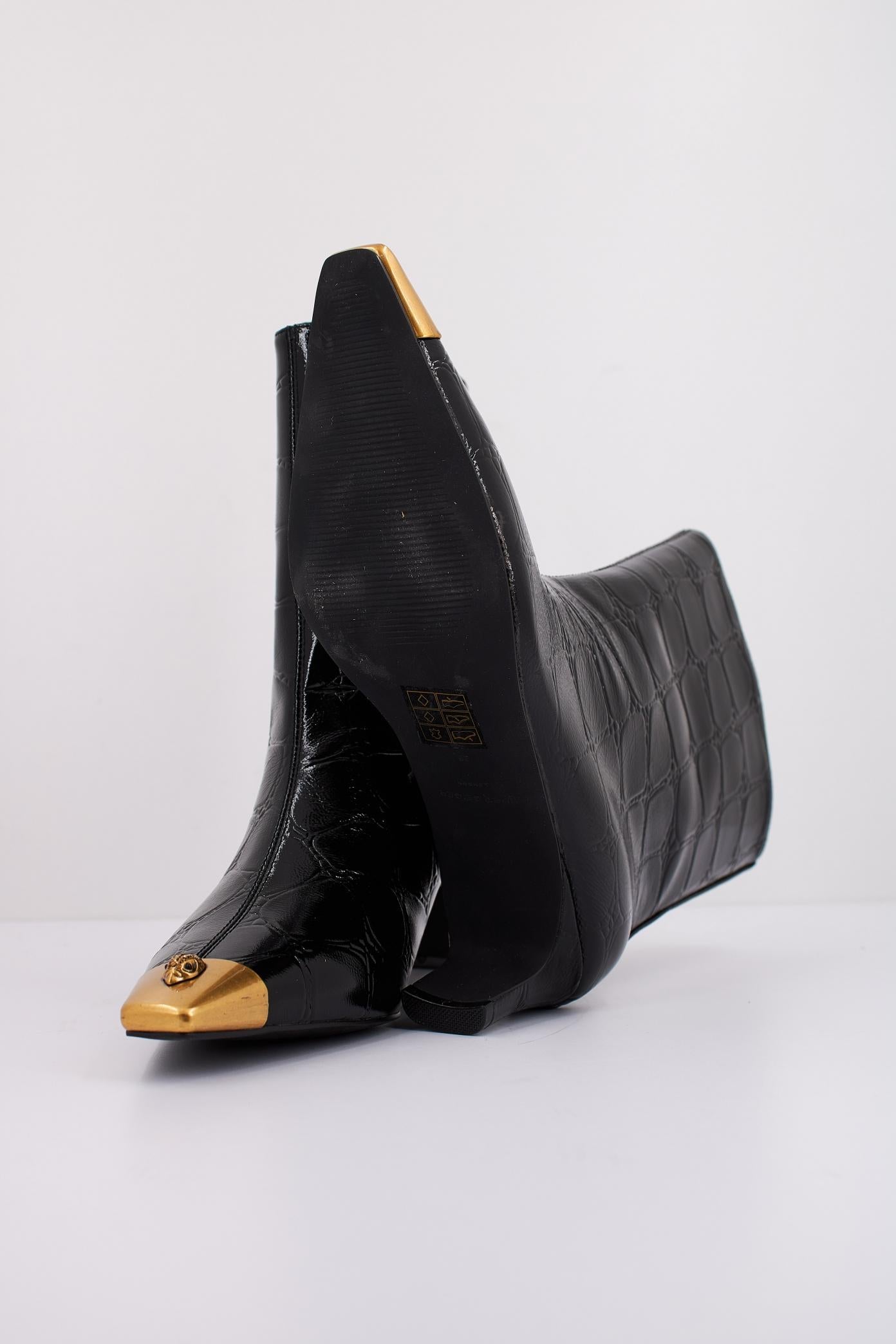 KURT GEIGER LONDON REGENT ANKLE BOOT en color NEGRO  (5)