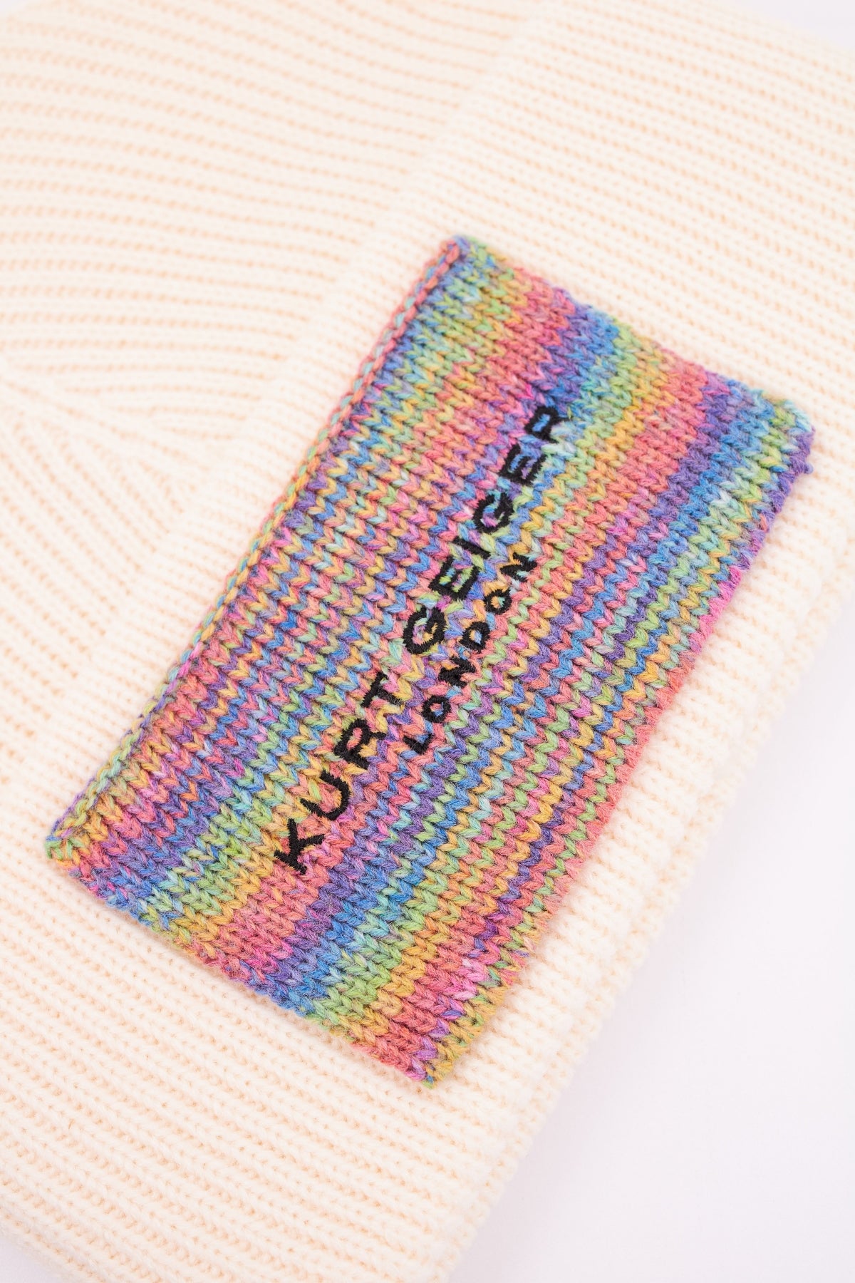 KURT GEIGER LONDON KGL KNITTED BEANIE en color BEIS  (3)