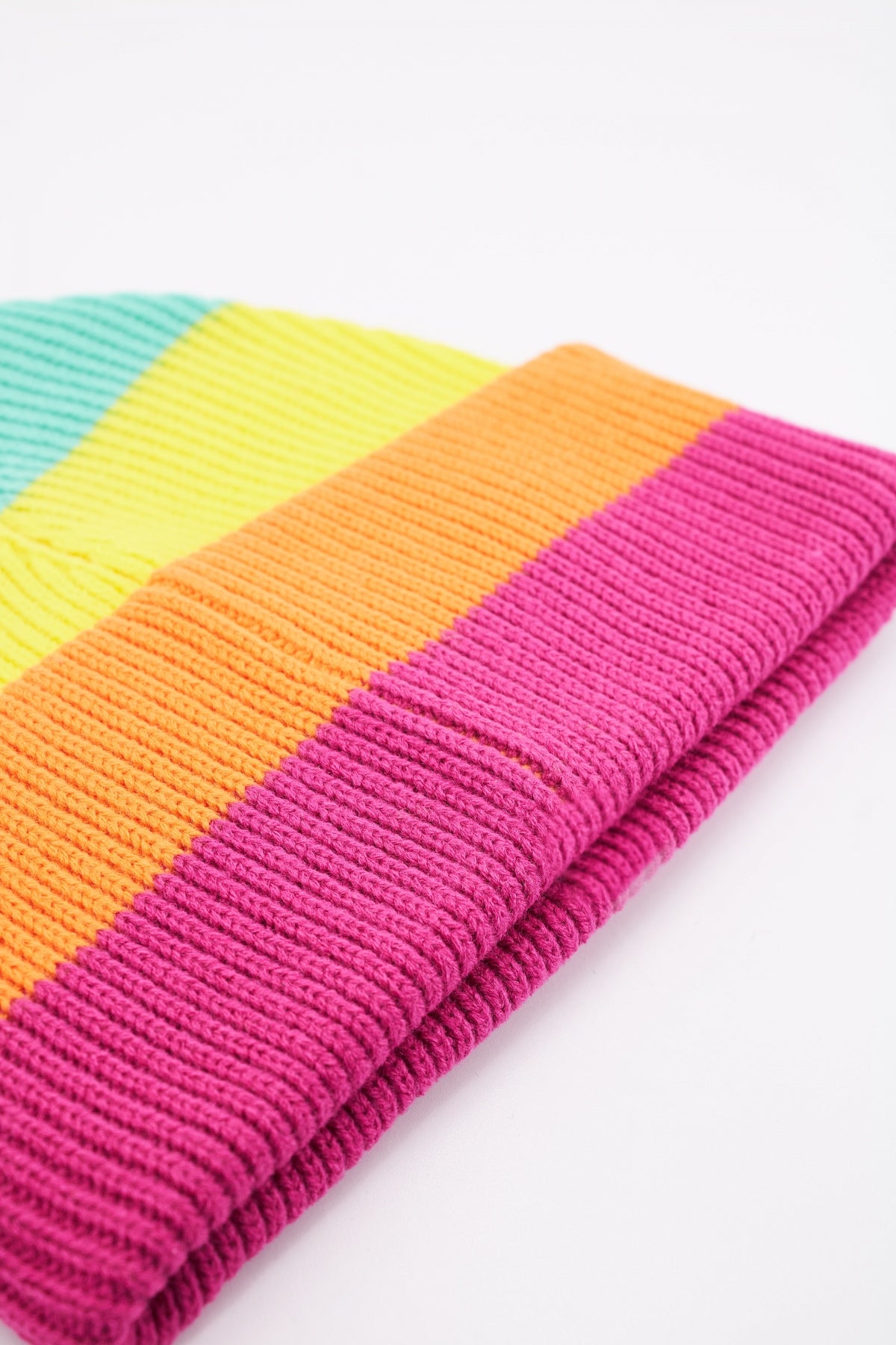 KURT GEIGER LONDON KGL KNITTED BEANIE en color MULTICOLOR  (3)