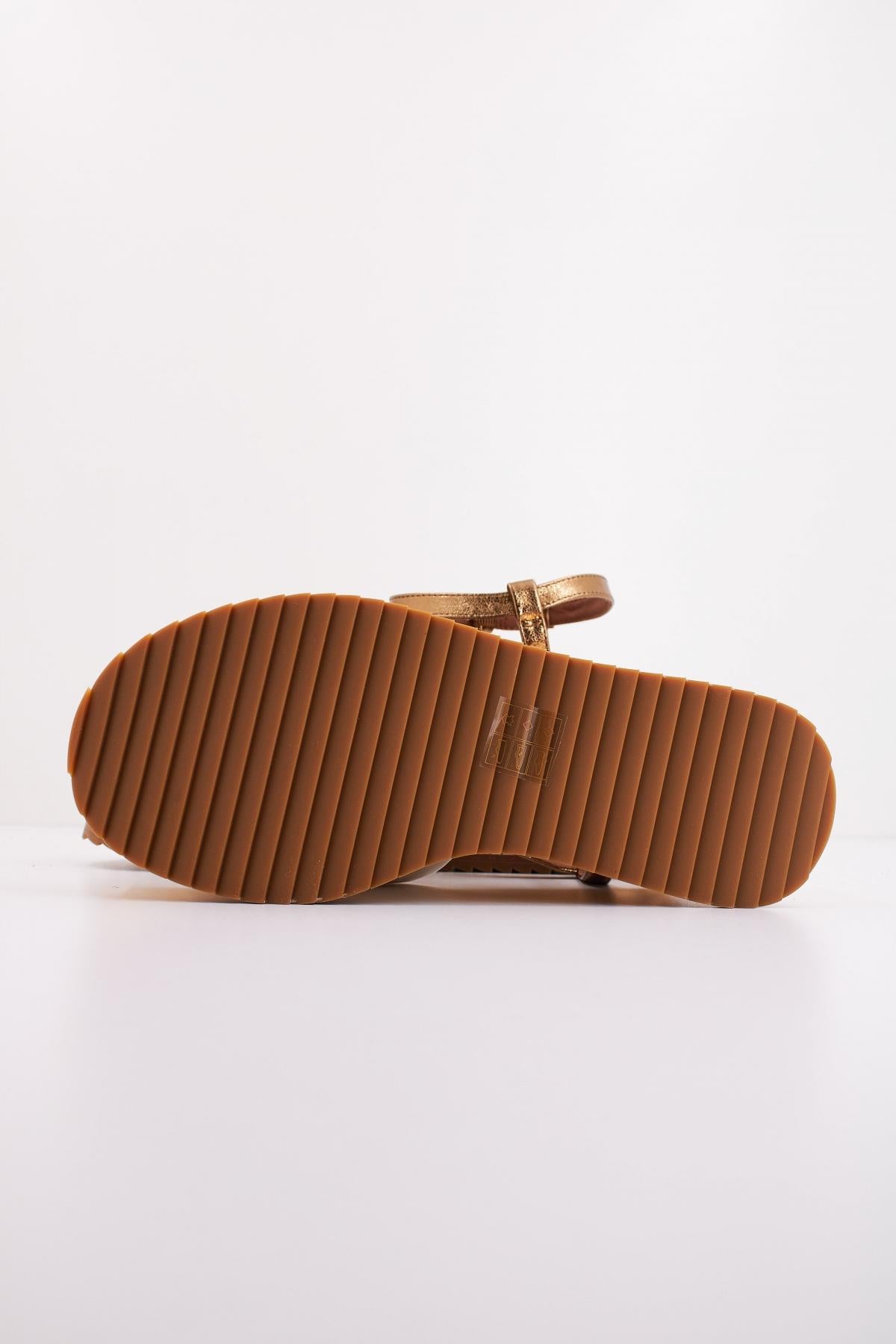 KURT GEIGER LONDON ORSON CROSS FLATFORM en color BLANCO  (5)