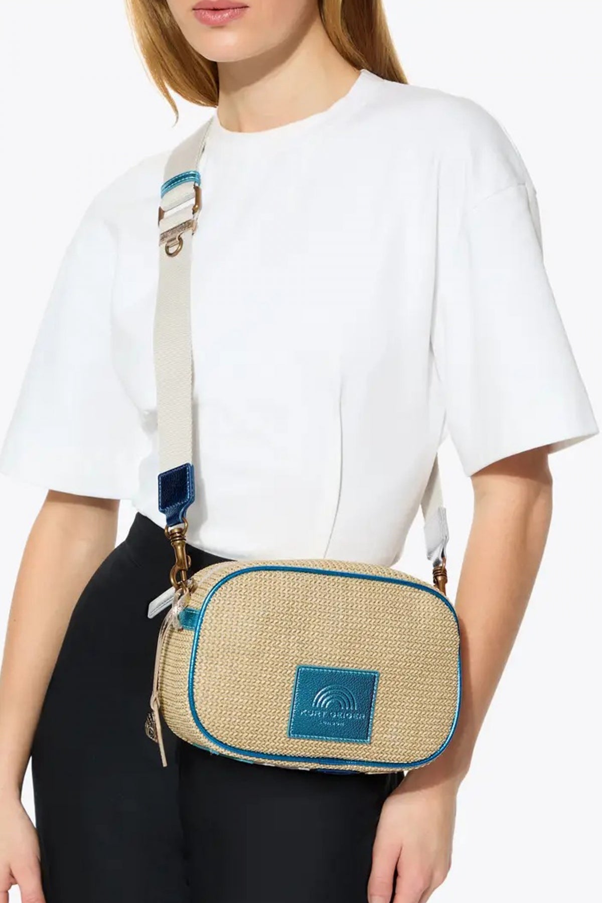 KURT GEIGER LONDON SOUTHBANK CAMERA BAG KUR en color AZUL  (2)
