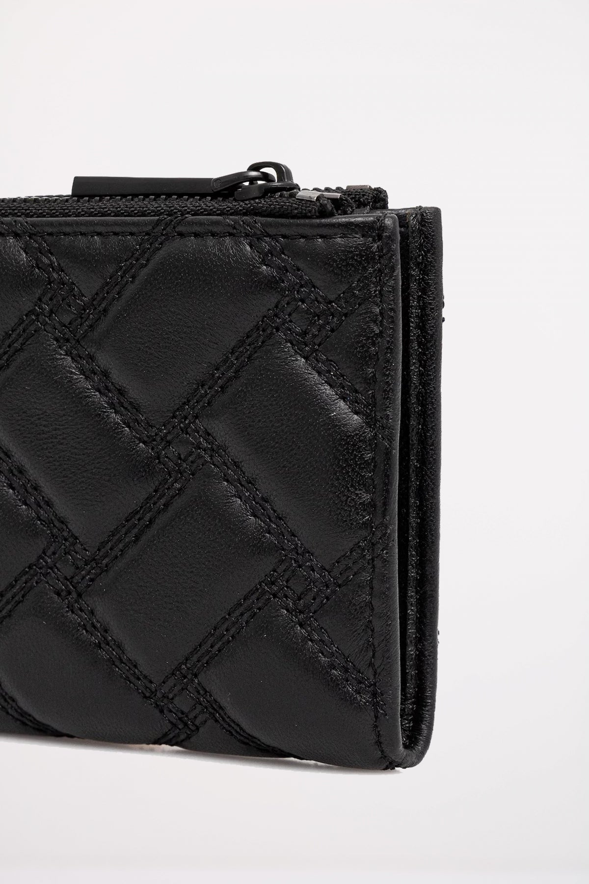 KURT GEIGER LONDON MINI PURSE KENSINGTON DR en color NEGRO  (2)