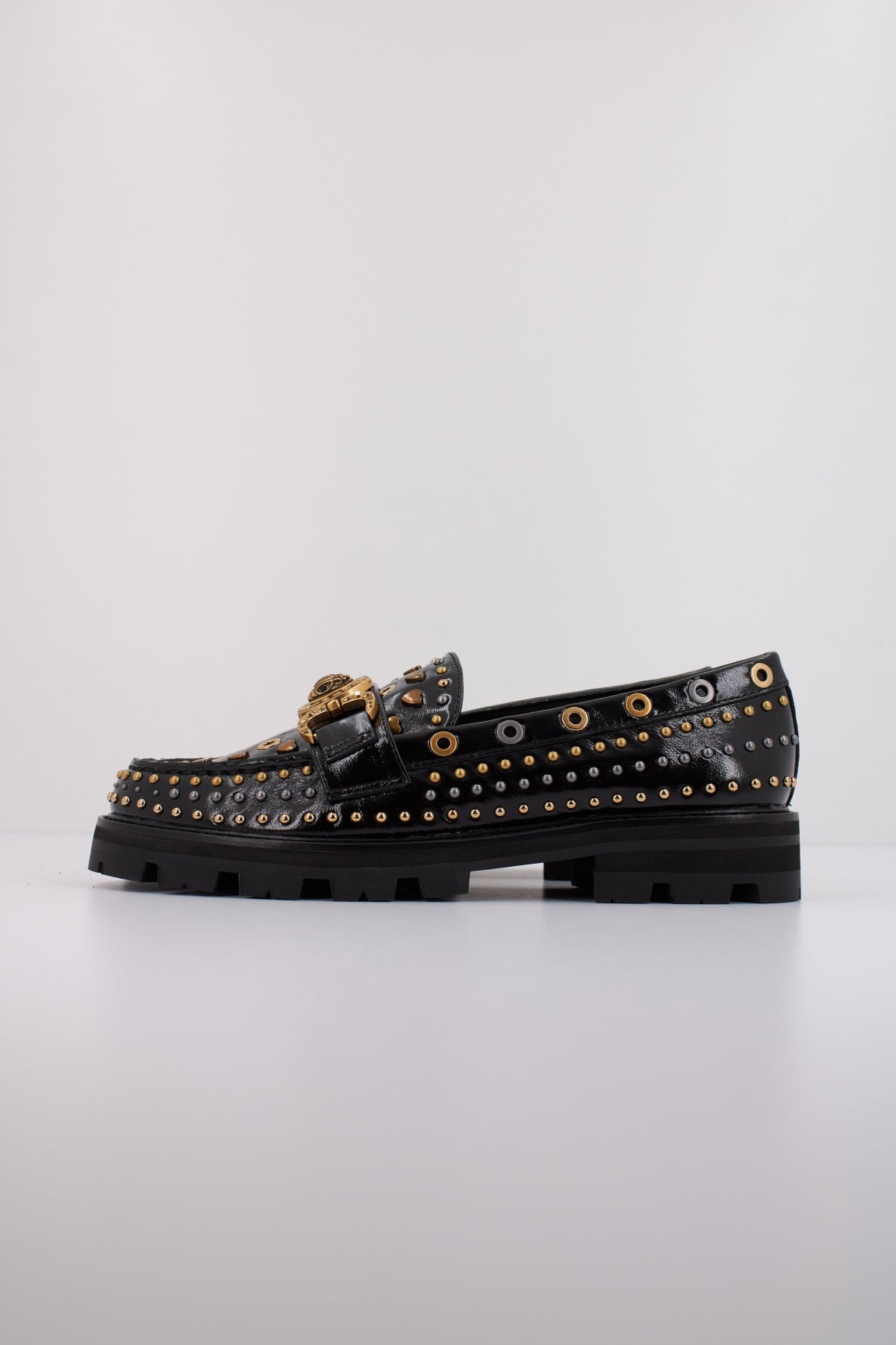 KURT GEIGER LONDON MANSION STUD LOAFER en color NEGRO  (1)