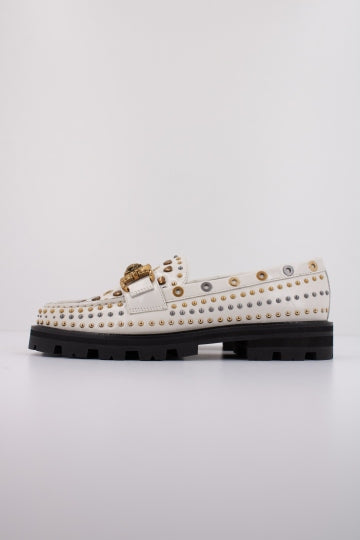 KURT GEIGER LONDON MANSION STUD LOAFER en color BLANCO  (1)