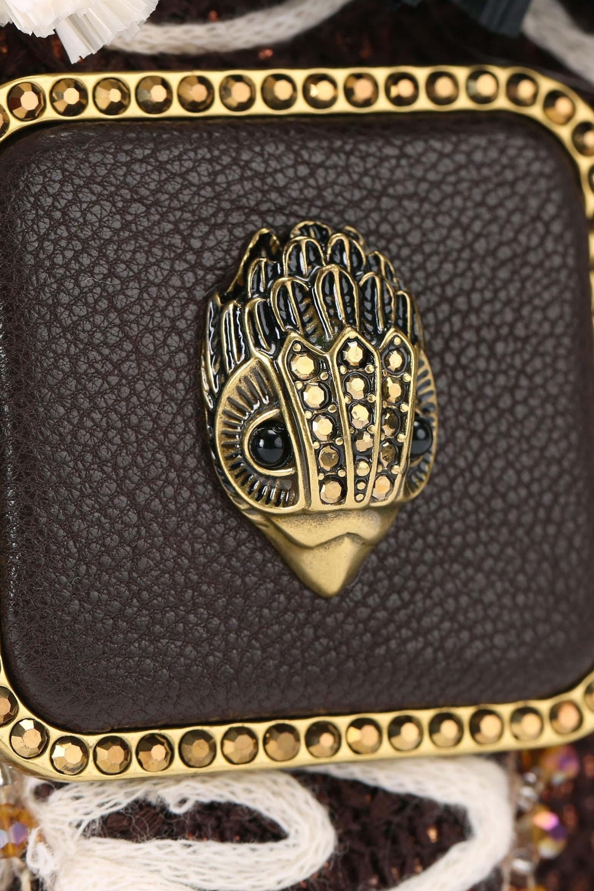 KURT GEIGER LONDON  MINI PIMLICO FLOWER ST  en color MARRON  (5)