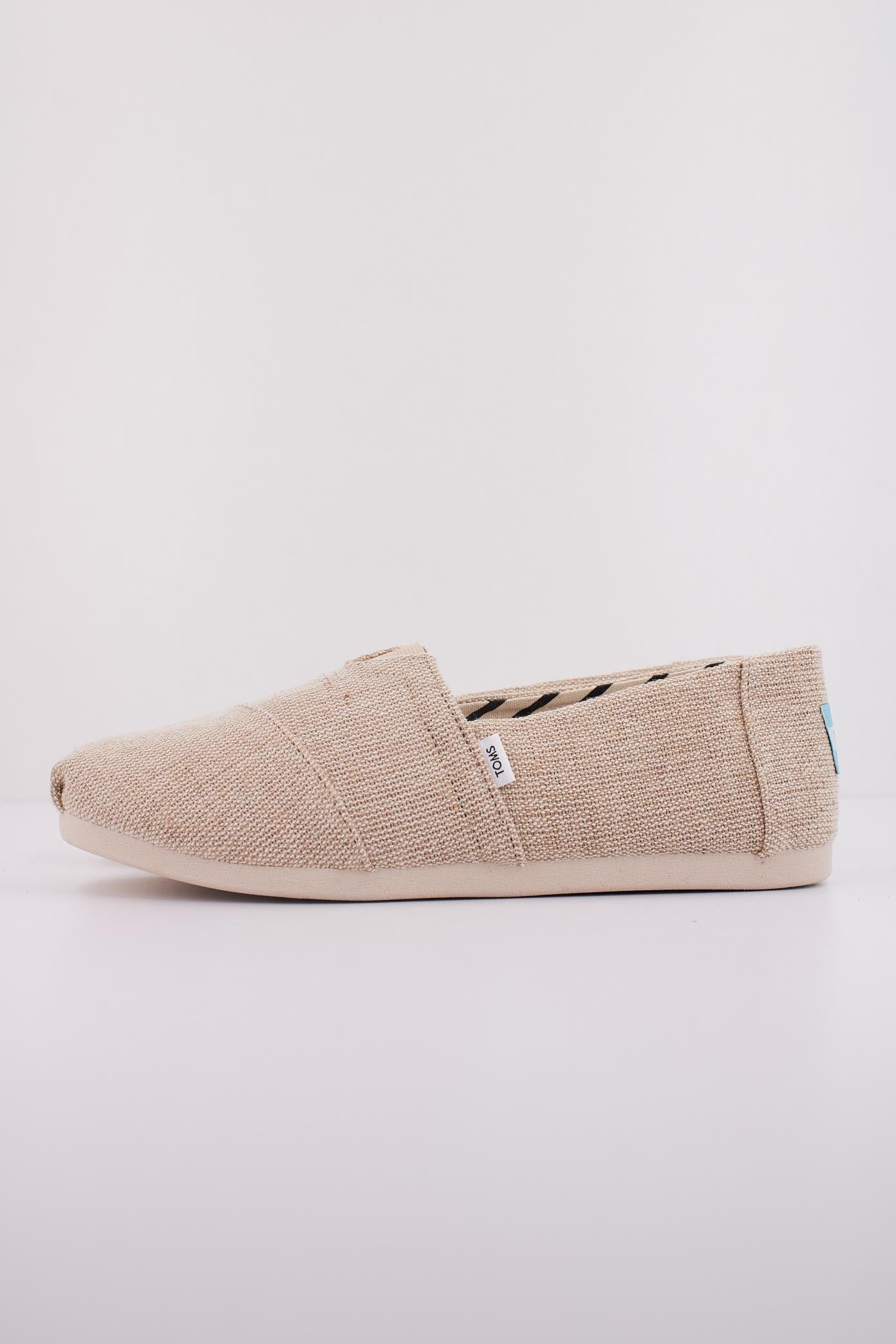 TOMS T  en color BEIS  (1)
