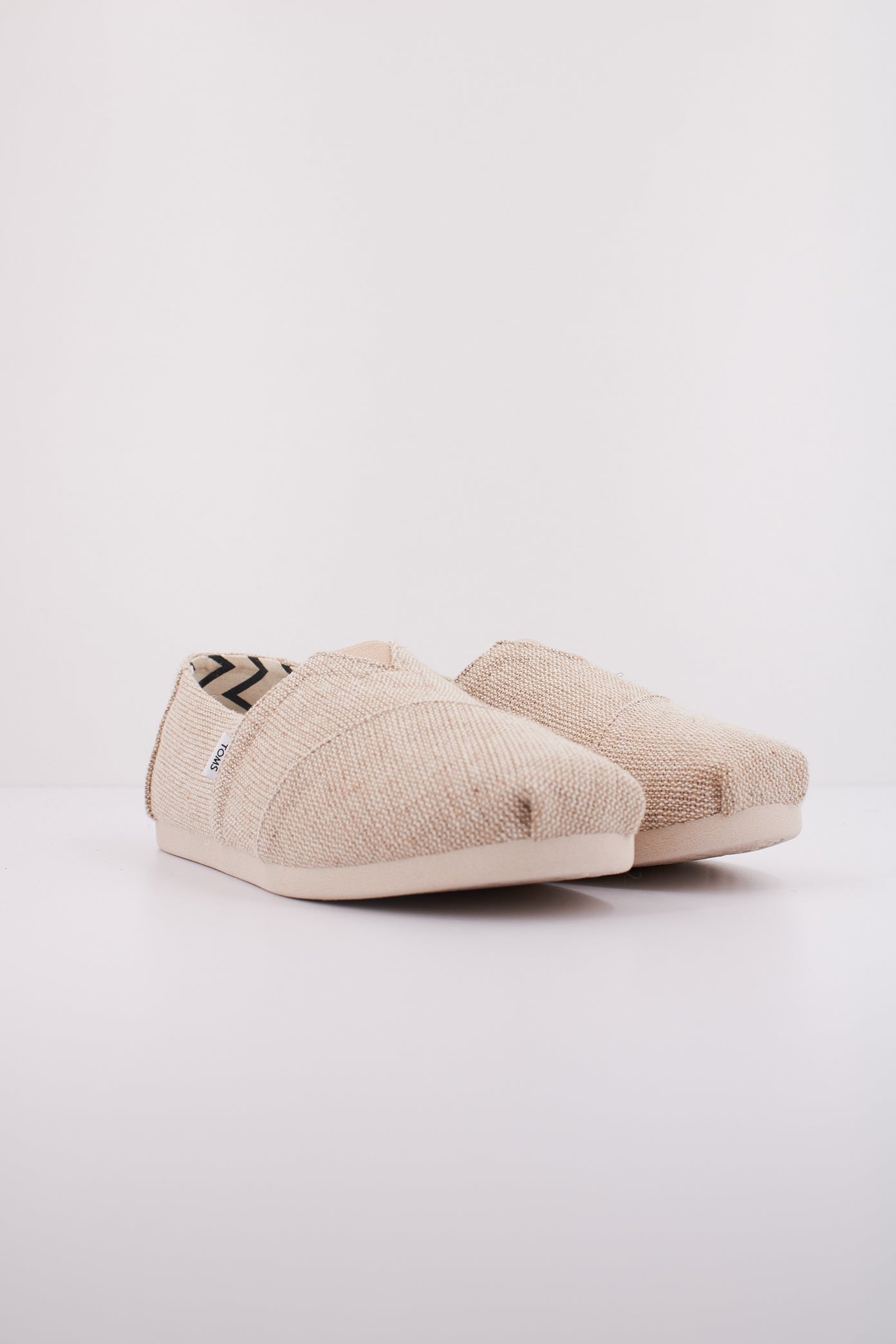 TOMS T  en color BEIS  (2)