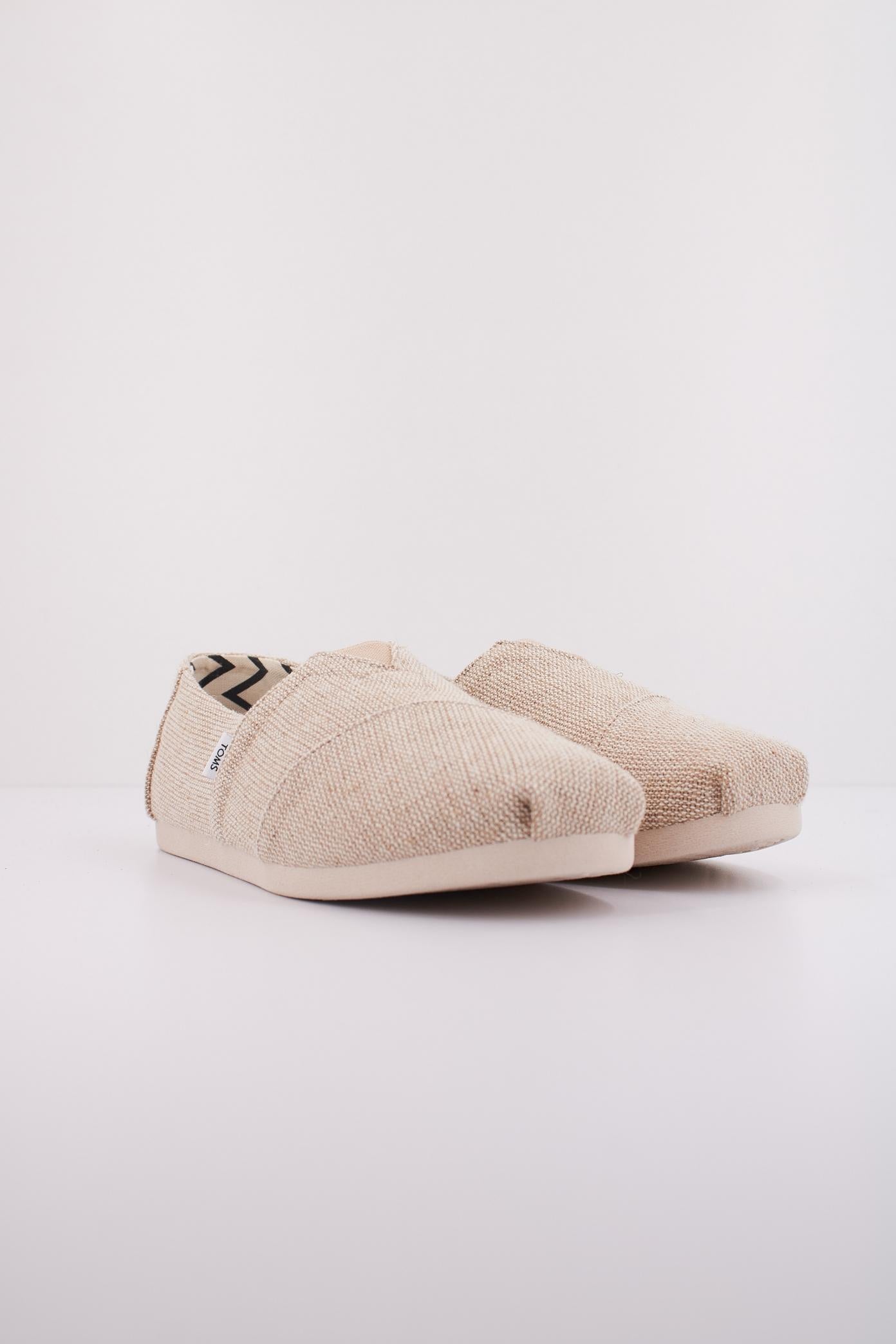 TOMS T  en color BEIS  (2)