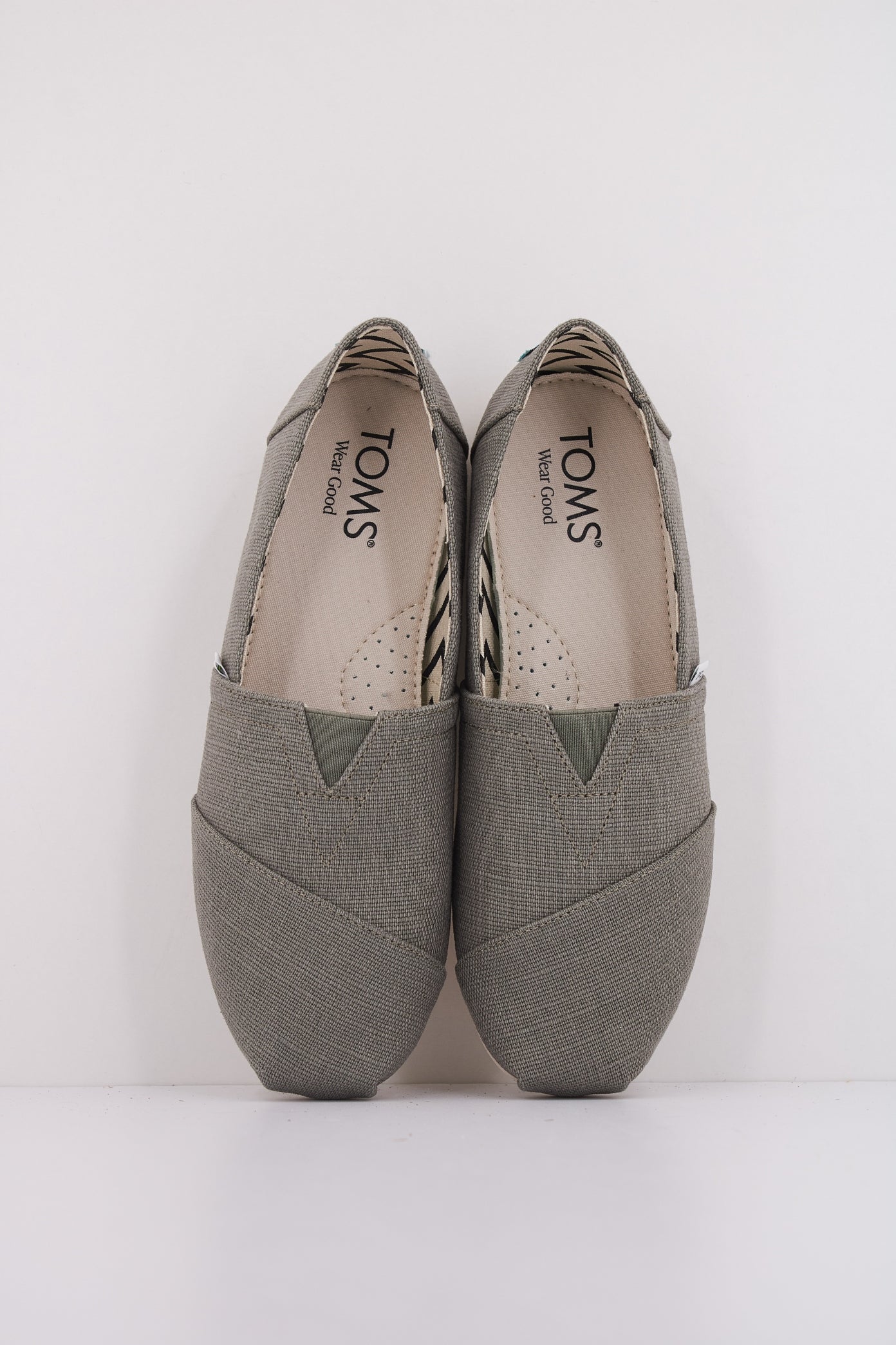 TOMS T en color GRIS  (3)