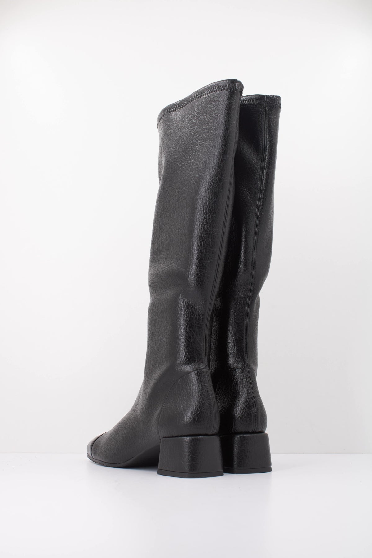 MISS ELASTIC BOTA CHANEL BRILLITE en color NEGRO  (4)