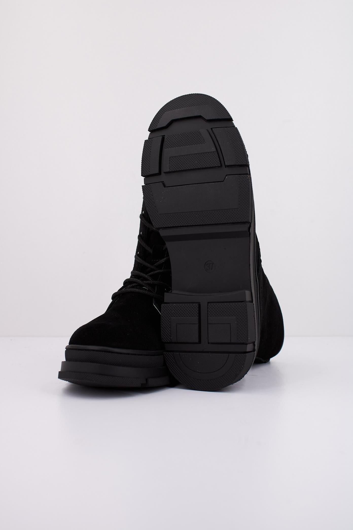 KICKERS GOJI en color NEGRO  (5)