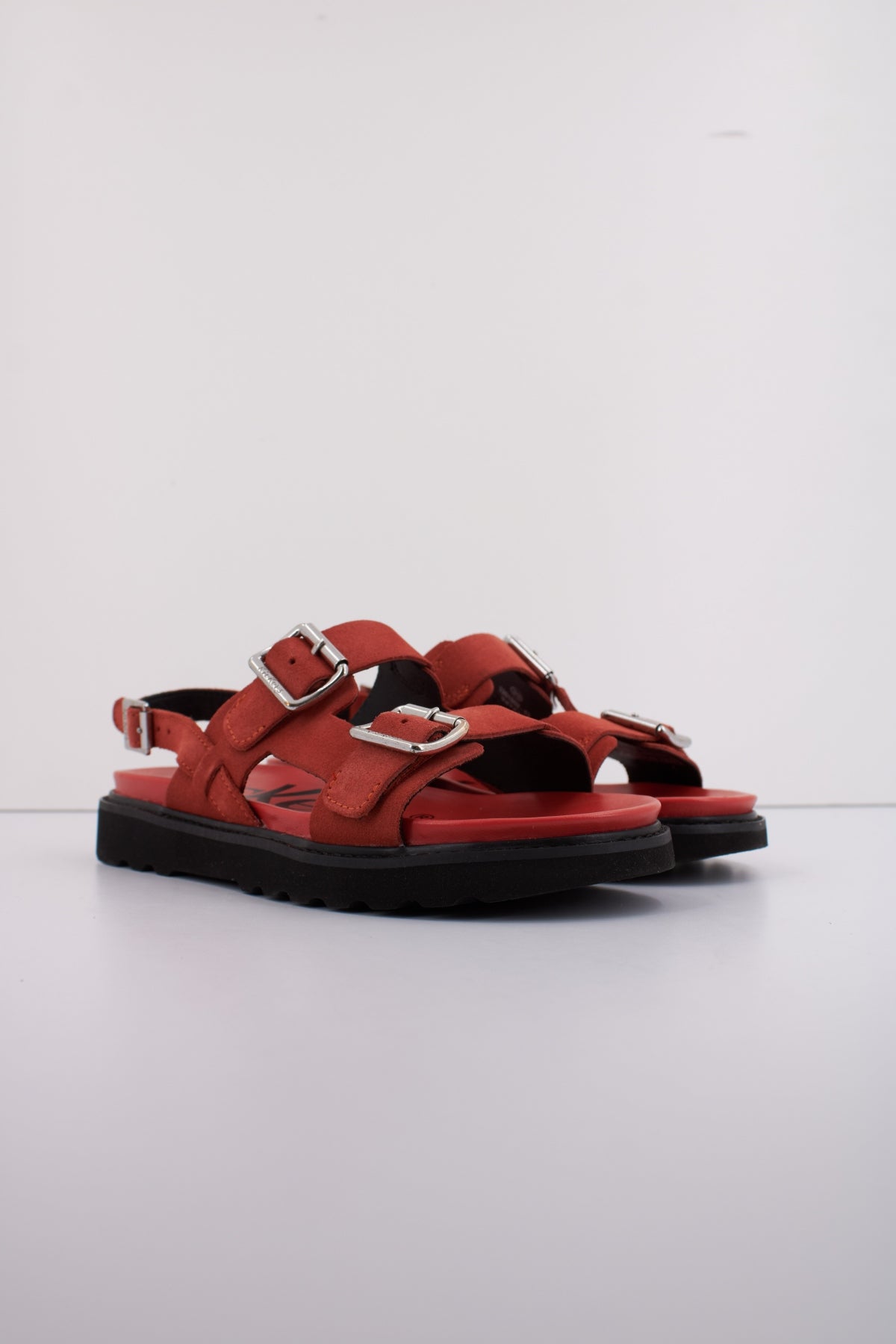 KICKERS NEOSUMMER en color ROJO  (2)