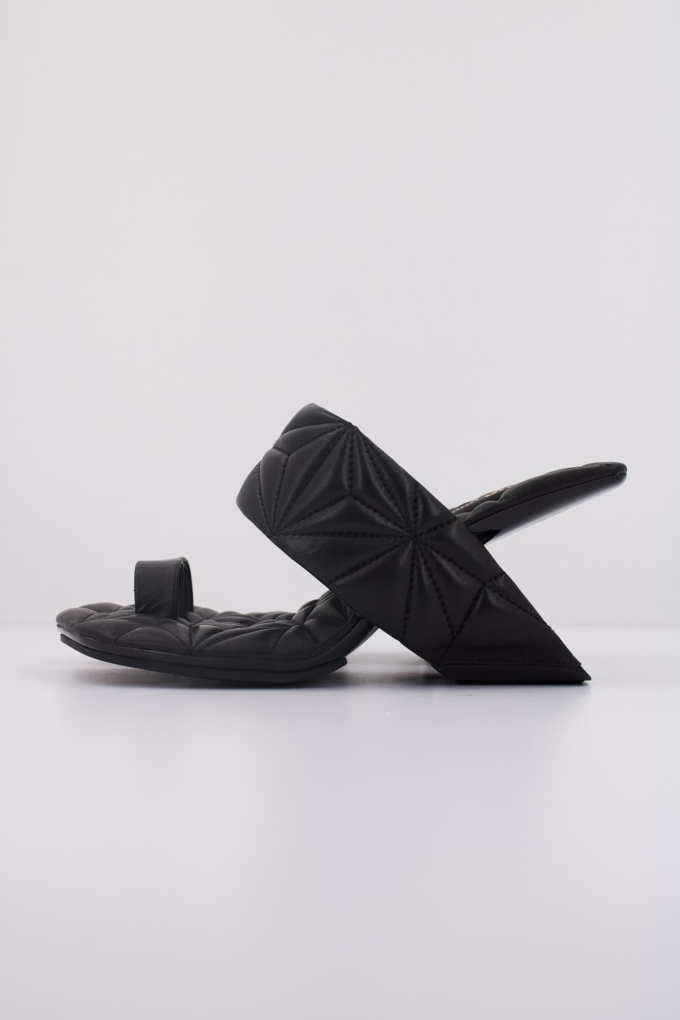 UNITED NUDE LOOP TOE HI en color NEGRO  (1)