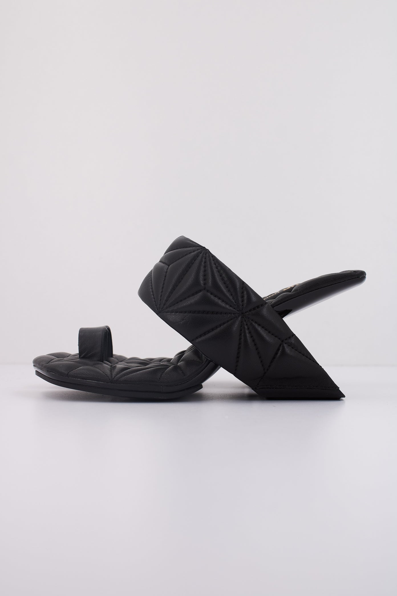 UNITED NUDE LOOP TOE HI en color NEGRO  (1)