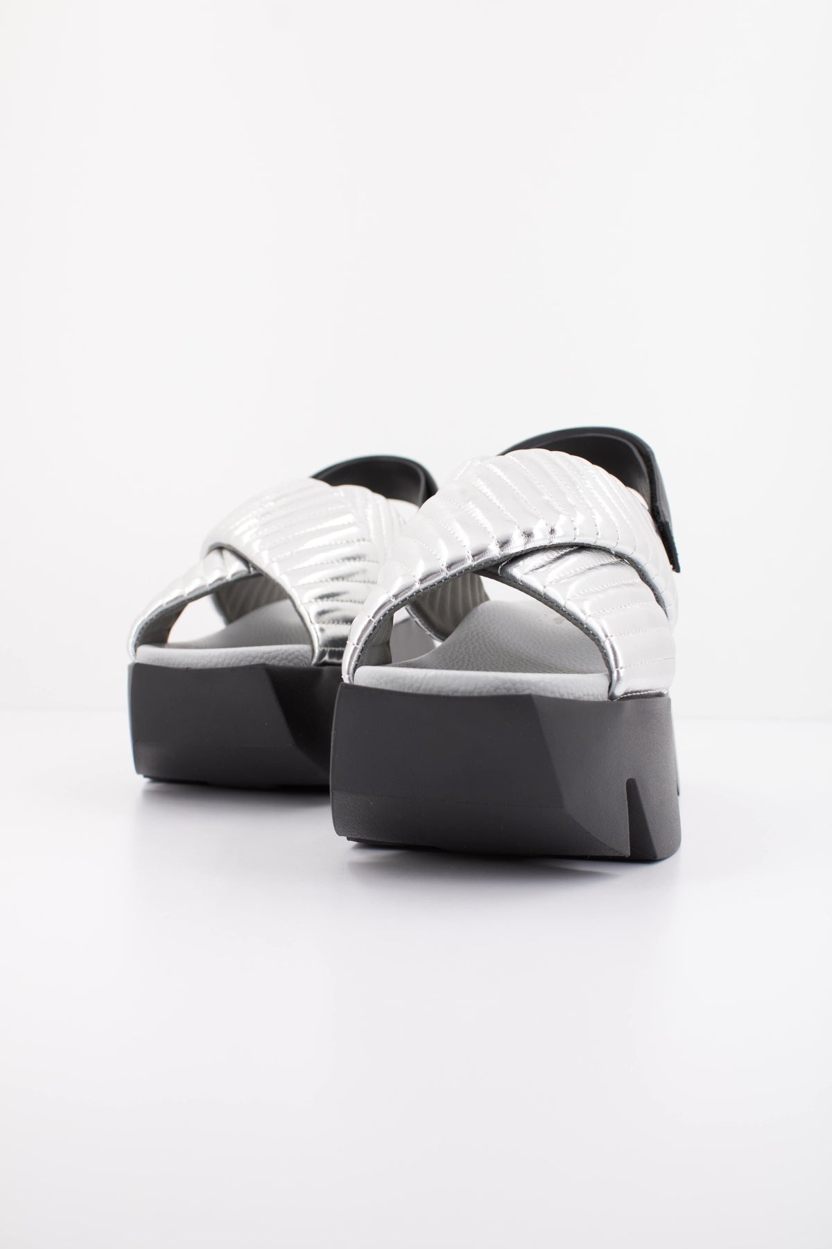 UNITED NUDE BULL PUFFER en color PLATA  (2)