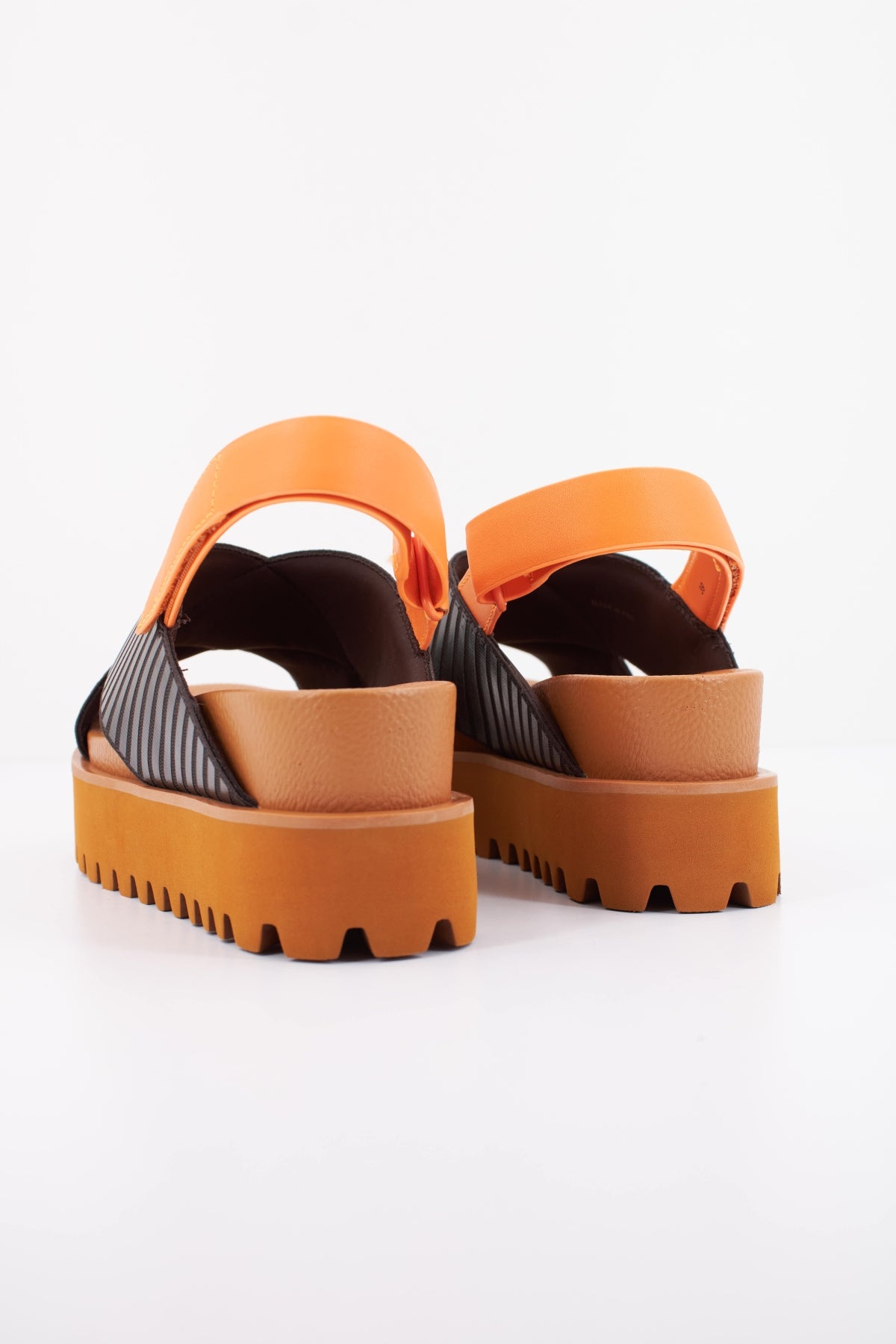 UNITED NUDE RICO X SANDAL en color NEGRO  (4)