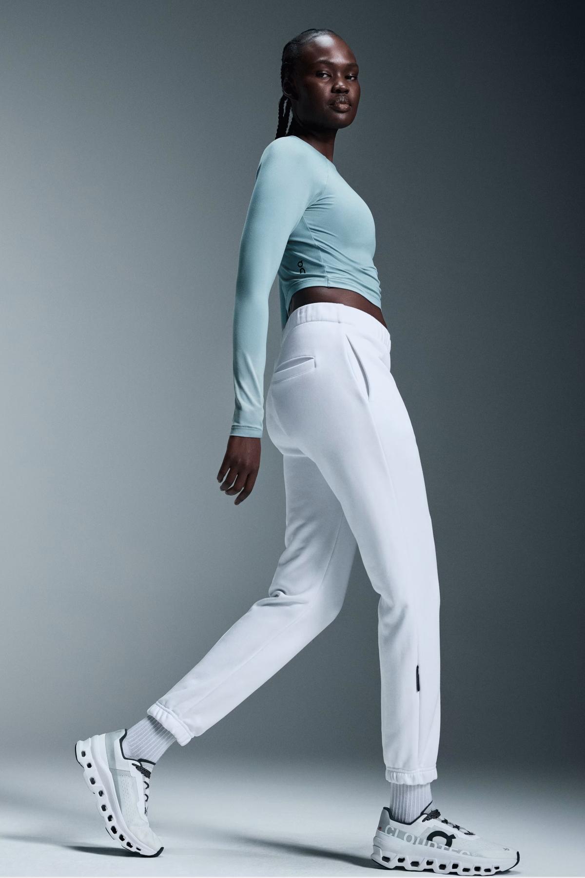 ON RUNNING CLUB PANTS en color BLANCO  (2)