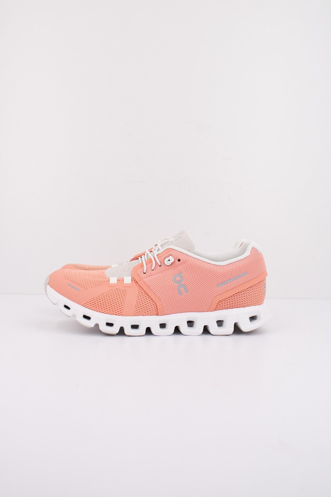 ON RUNNING CLOUD  en color ROSA  (1)