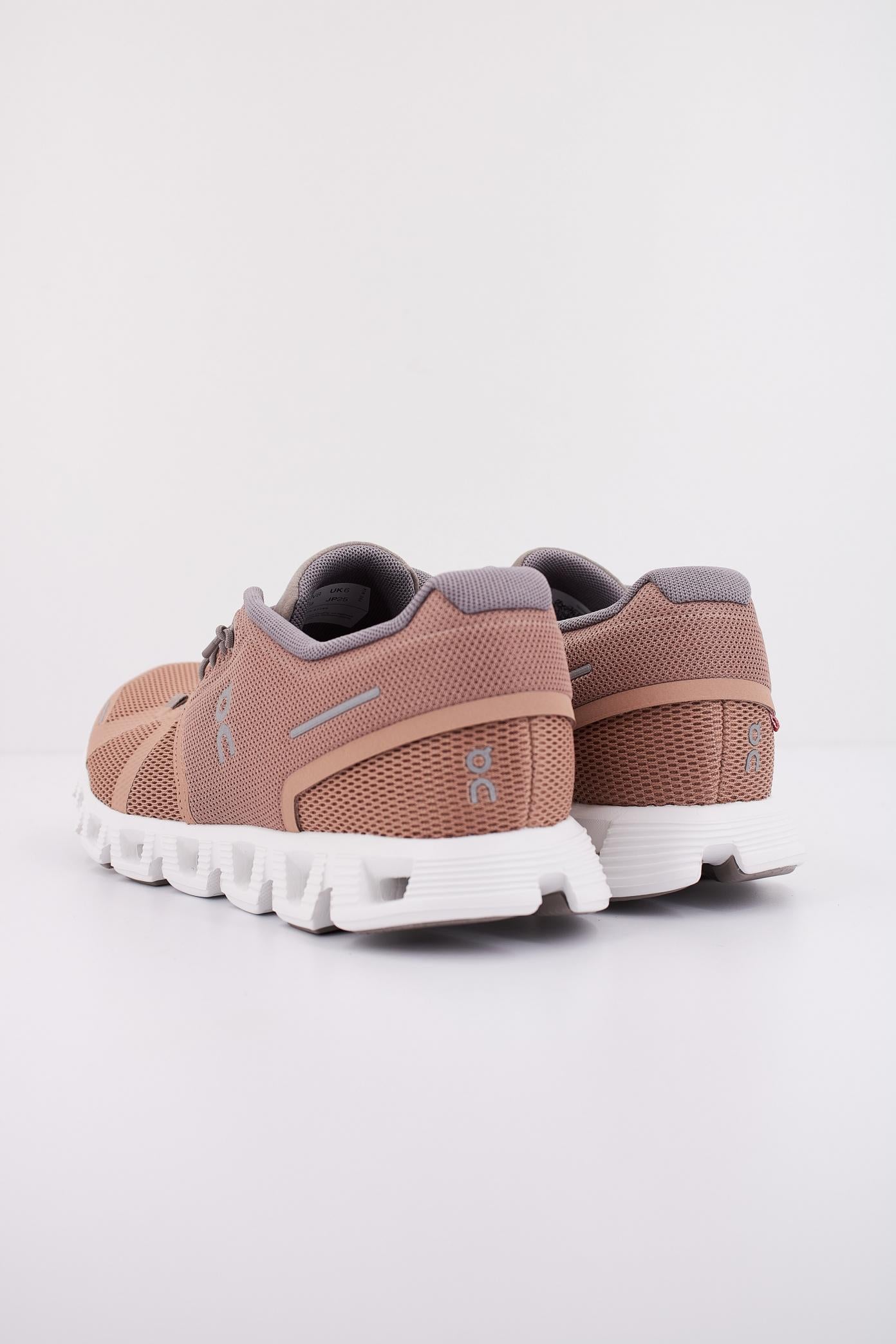 ON RUNNING CLOUD  en color MARRON  (4)