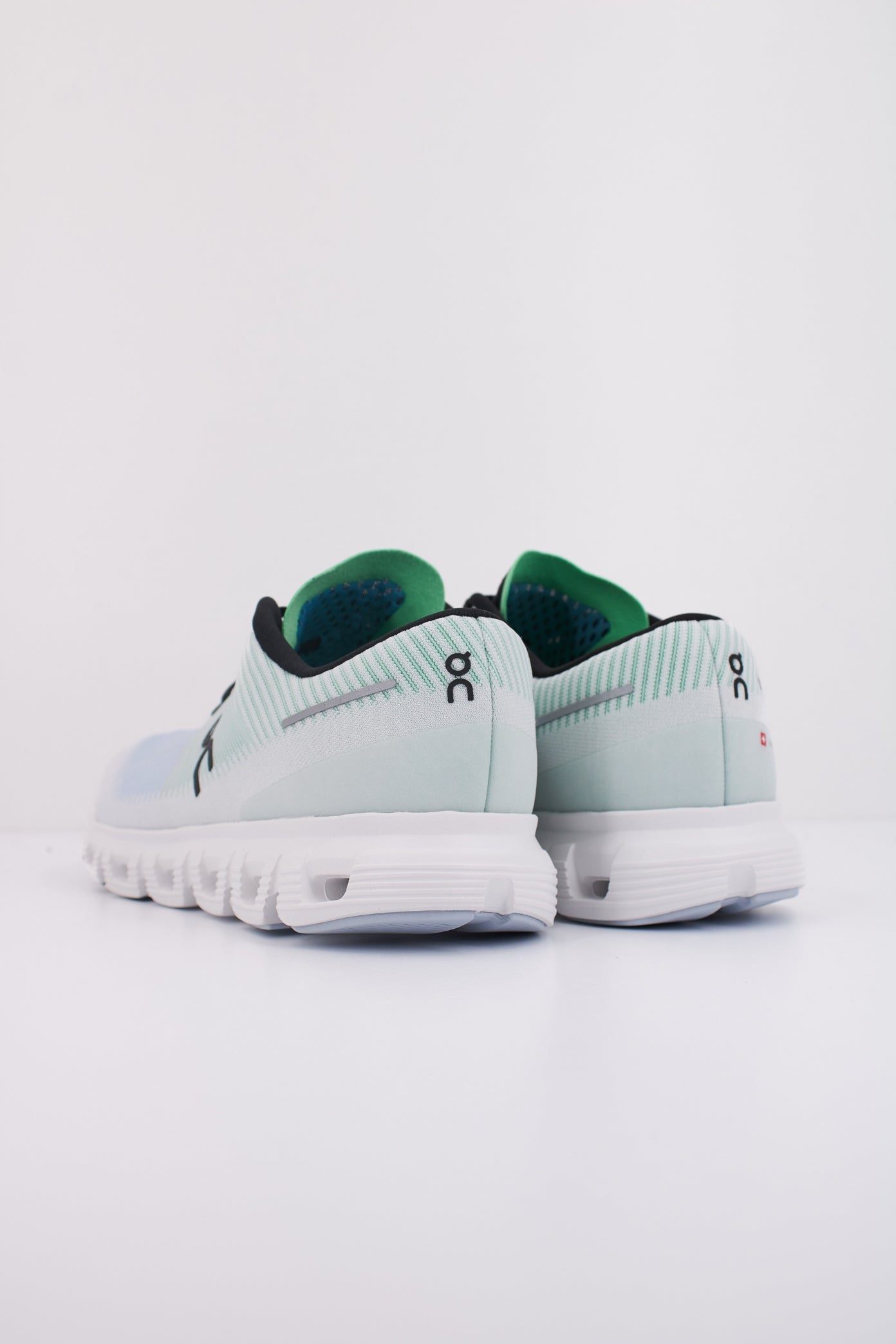 ON RUNNING CLOUD  PUSH en color VERDE  (4)