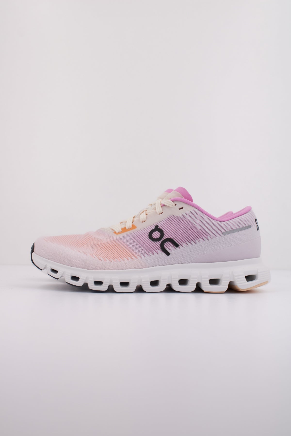 ON RUNNING CLOUD  PUSH en color NARANJA  (1)