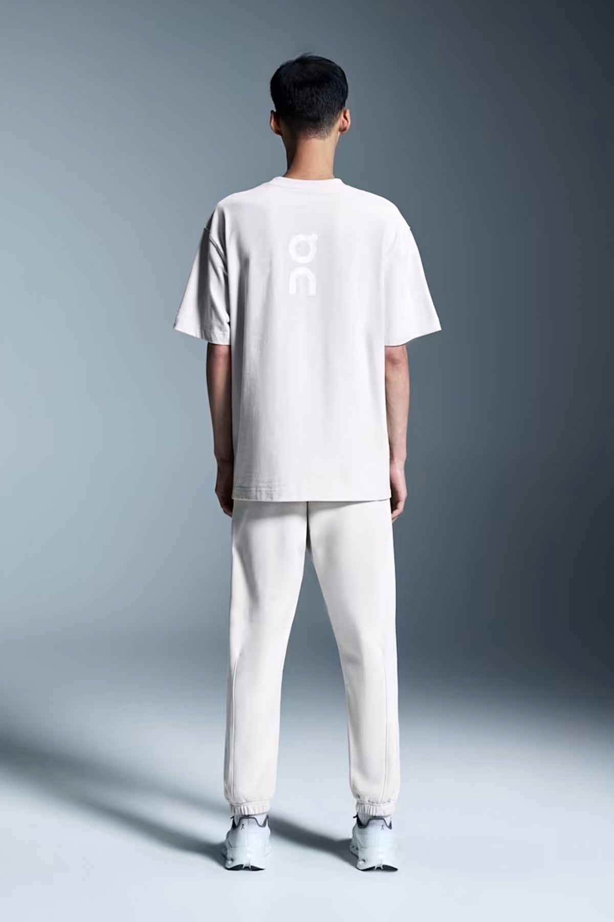 ON RUNNING CLUB PANTS en color BEIS  (4)