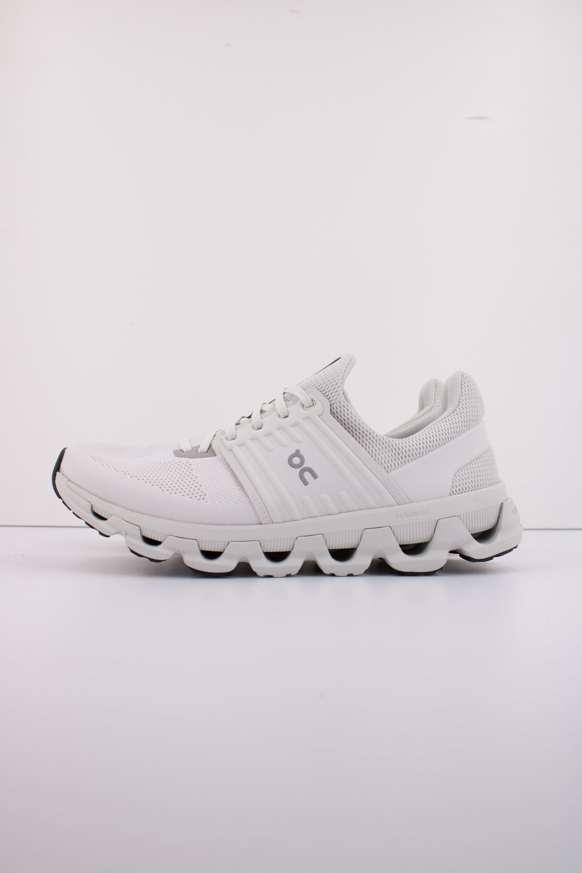 ON RUNNING CLOUDSWIFT  AD M en color BLANCO  (1)