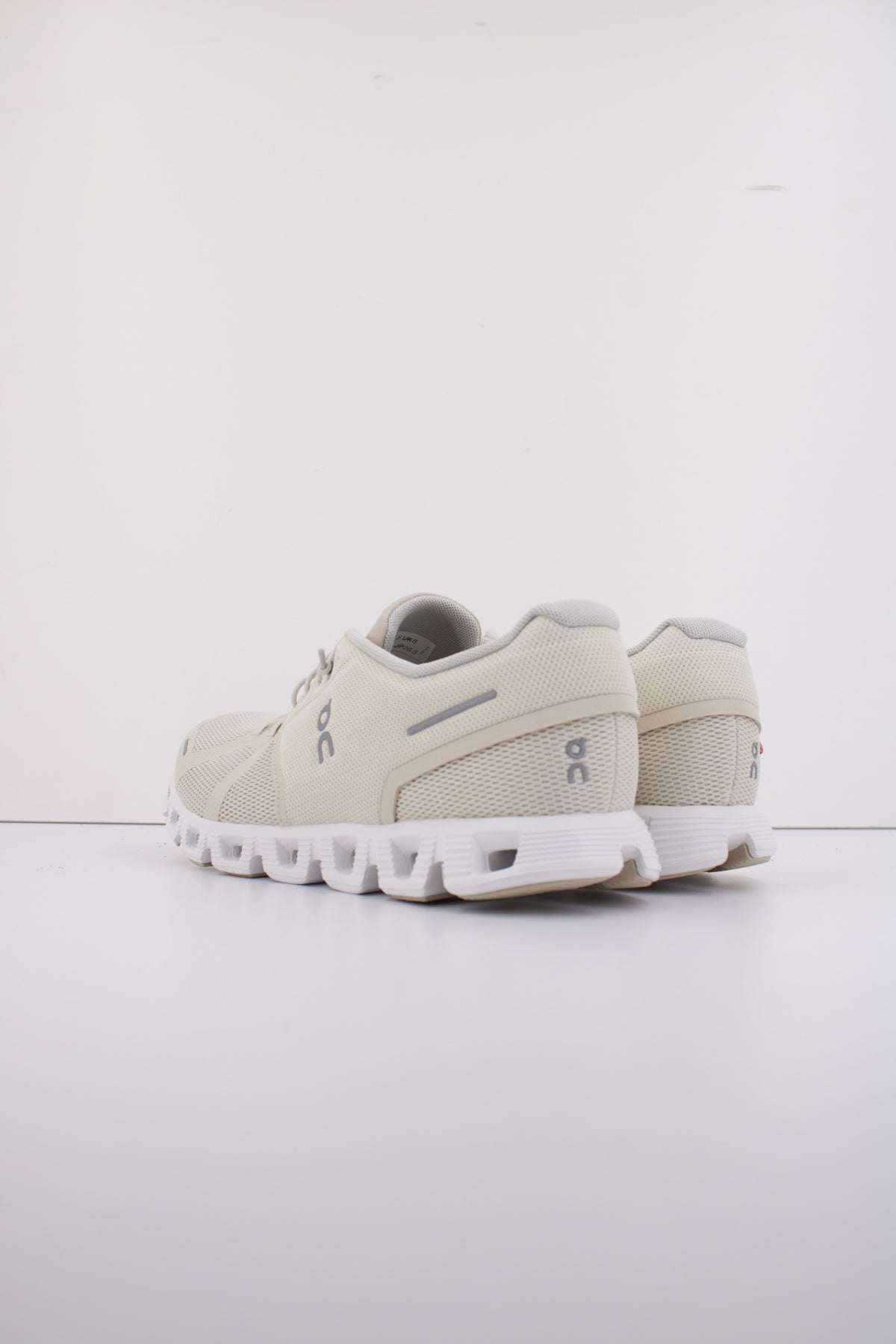 ON RUNNING CLOUD  M en color MARRON CLARO  (4)