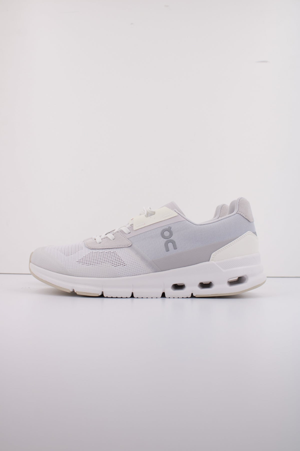 ON RUNNING CLOUDRIFT M en color BLANCO  (1)