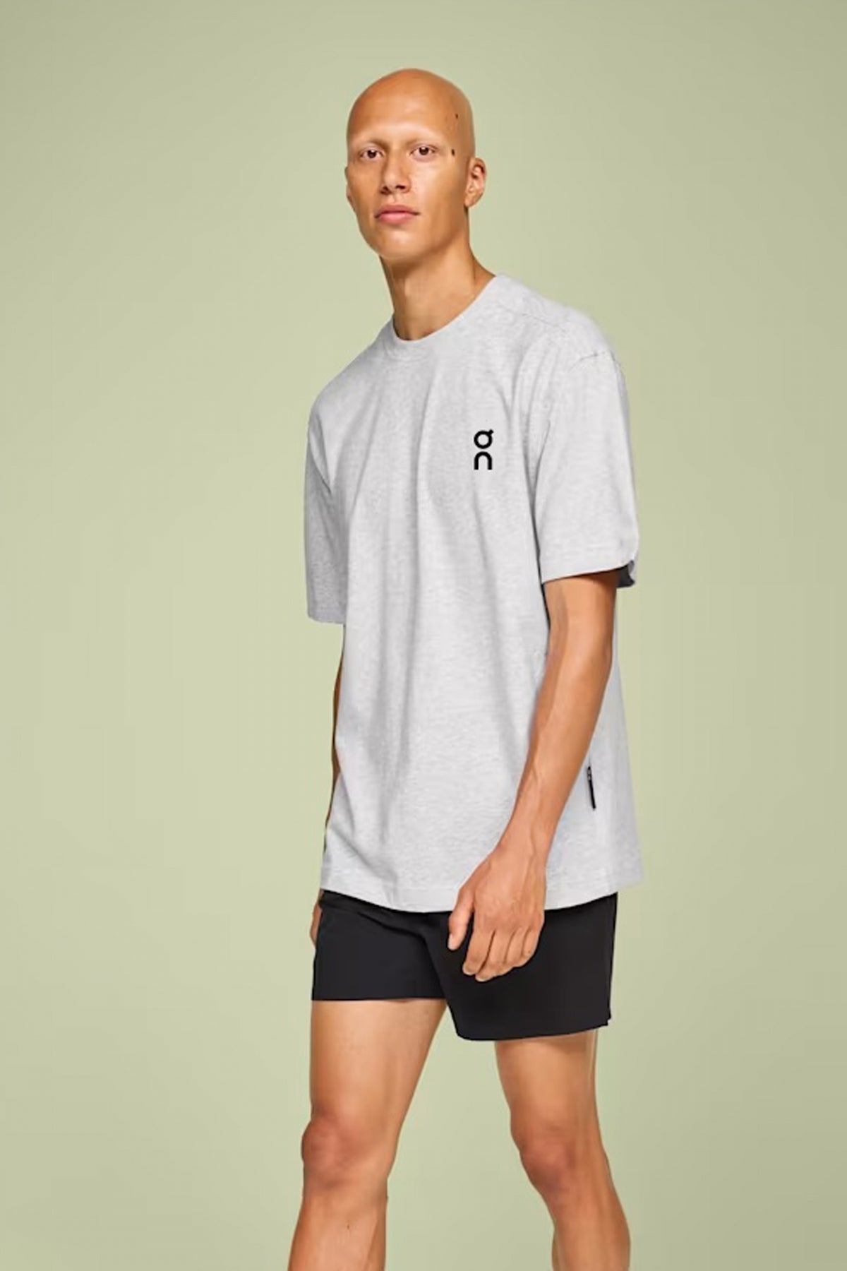 ON RUNNING CLUB T M en color GRIS  (1)