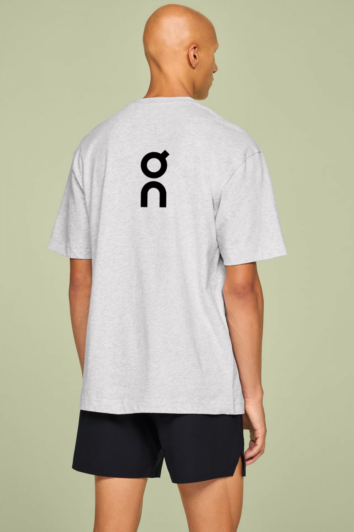 ON RUNNING CLUB T M en color GRIS  (2)
