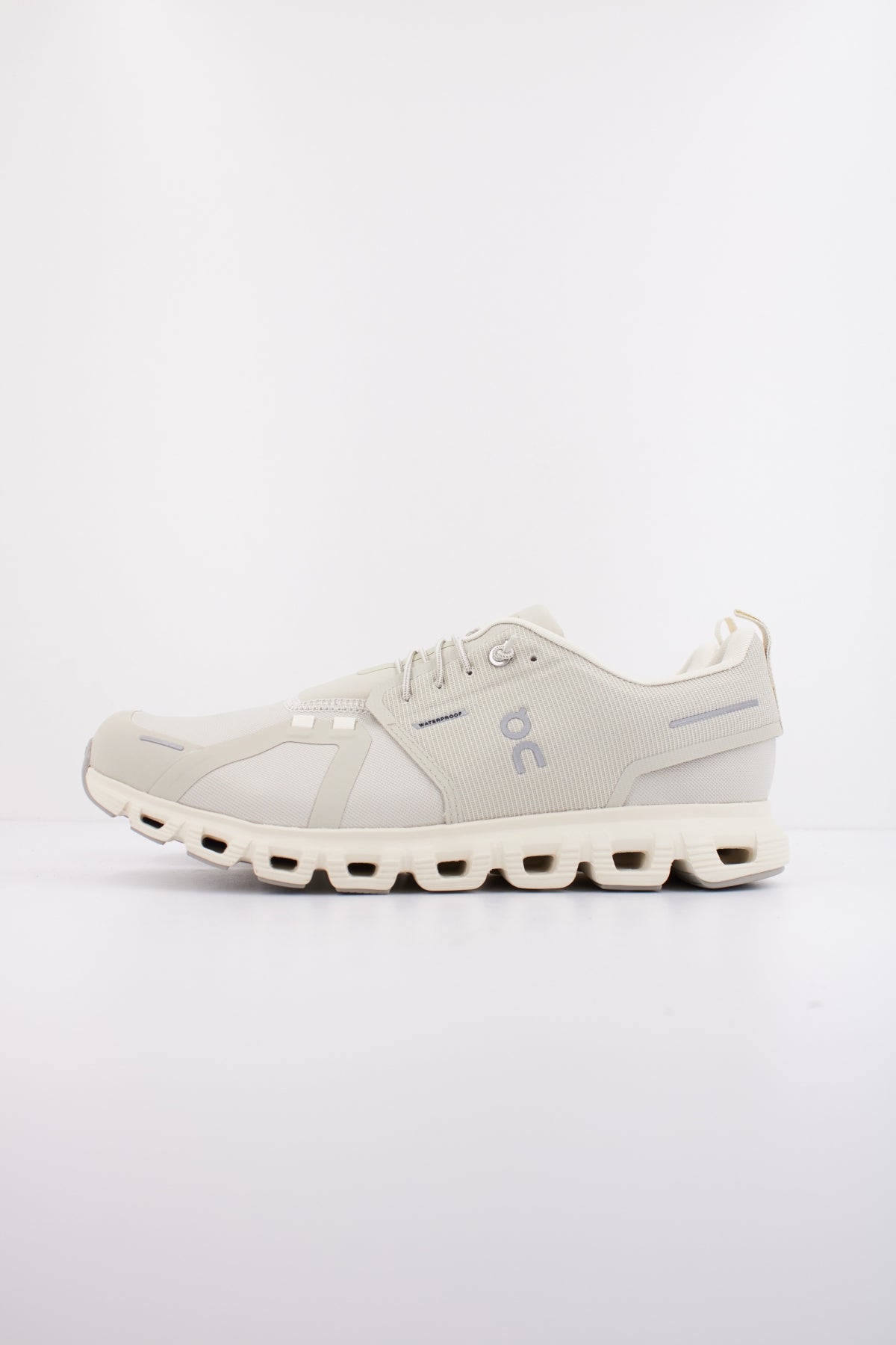 ON RUNNING CLOUD  WP en color BEIS  (1)