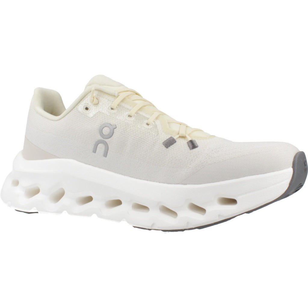 ON RUNNING CLOUDTILT en color AMARILLO  (5)