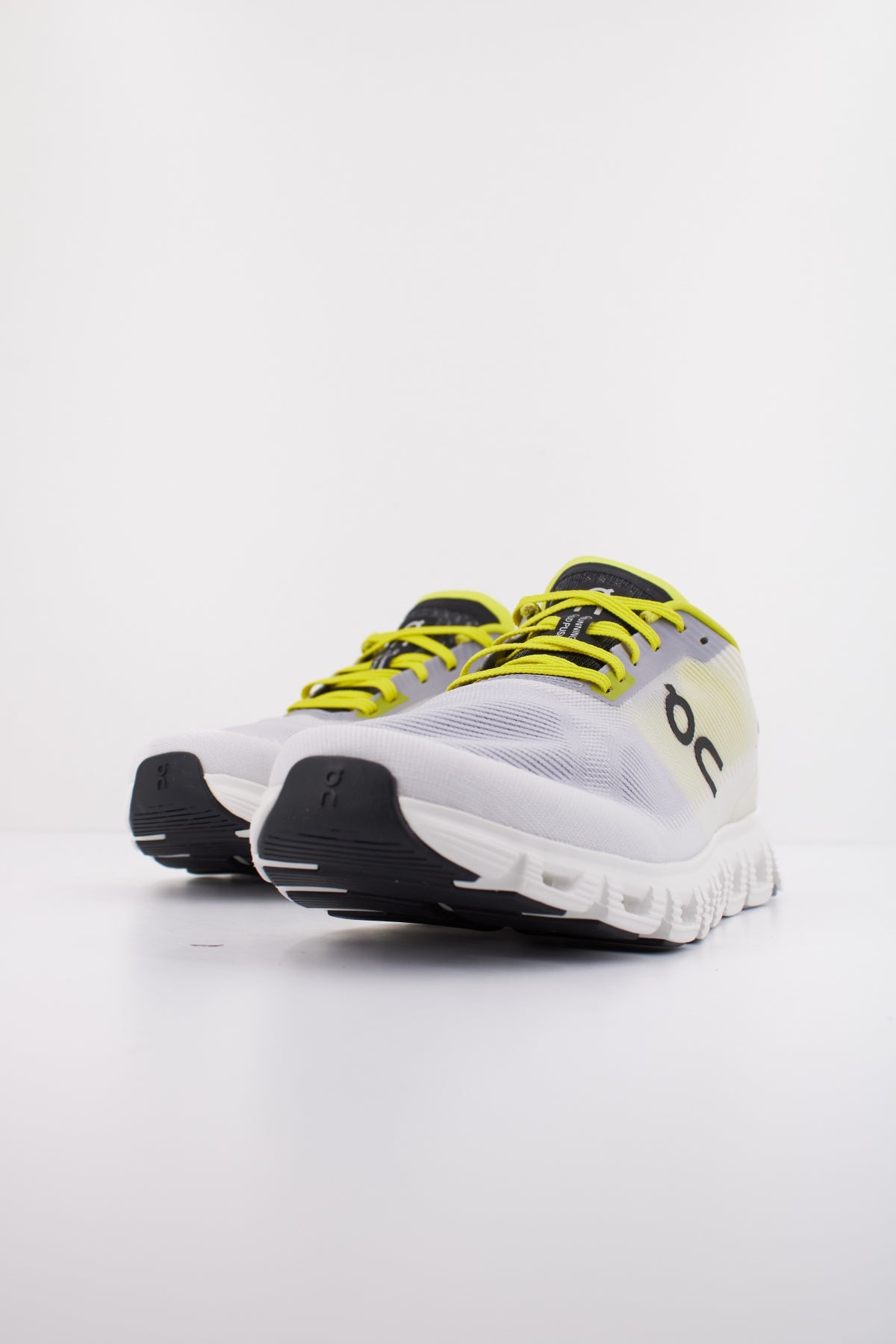 ON RUNNING  CLOUD  PUSH  en color VIOLETA  (2)